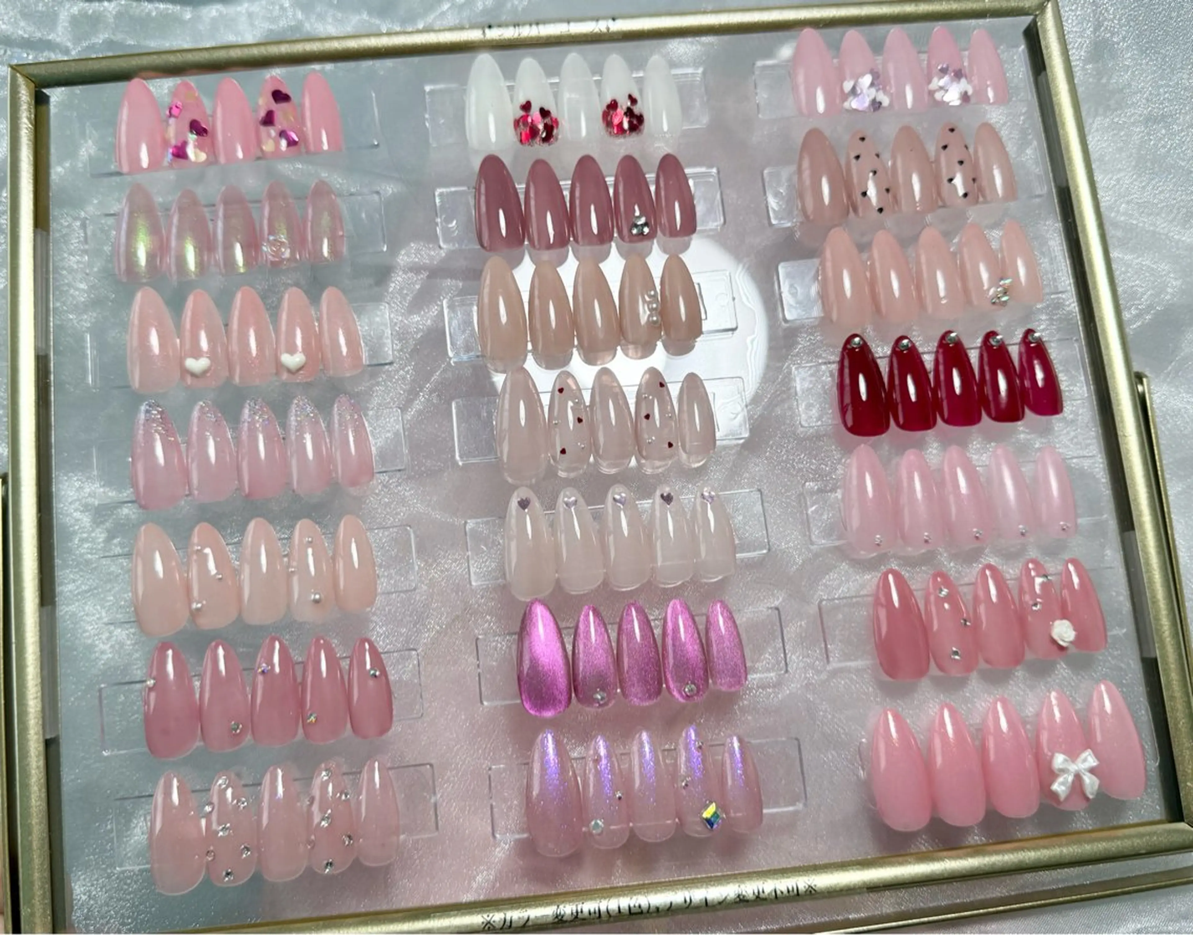 ネイル シルバー ハンドネイル Nail&Spa émuのネイルデザイン