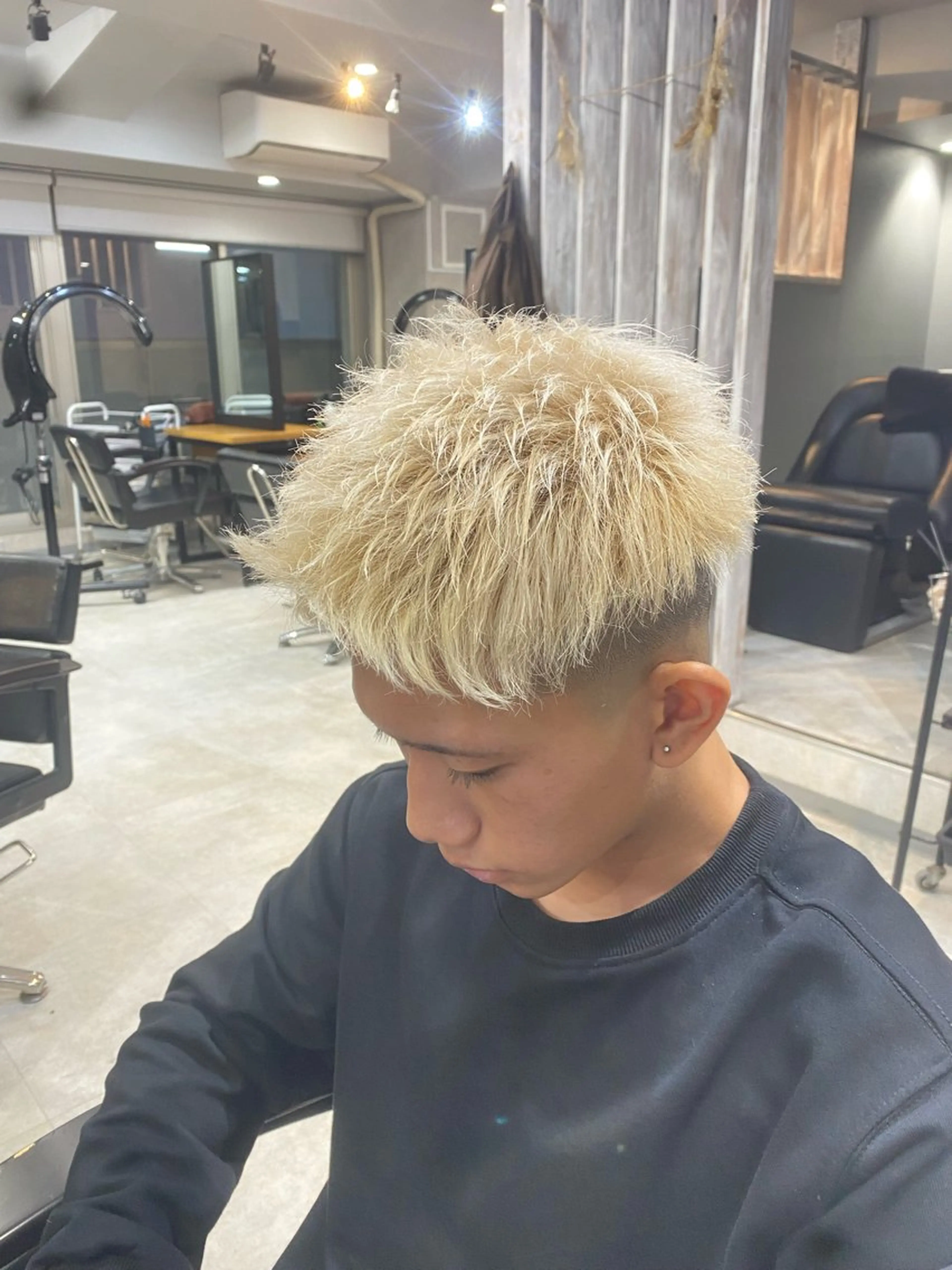 🎅【12月限定】メンズカット+ブリーチカラーの写真