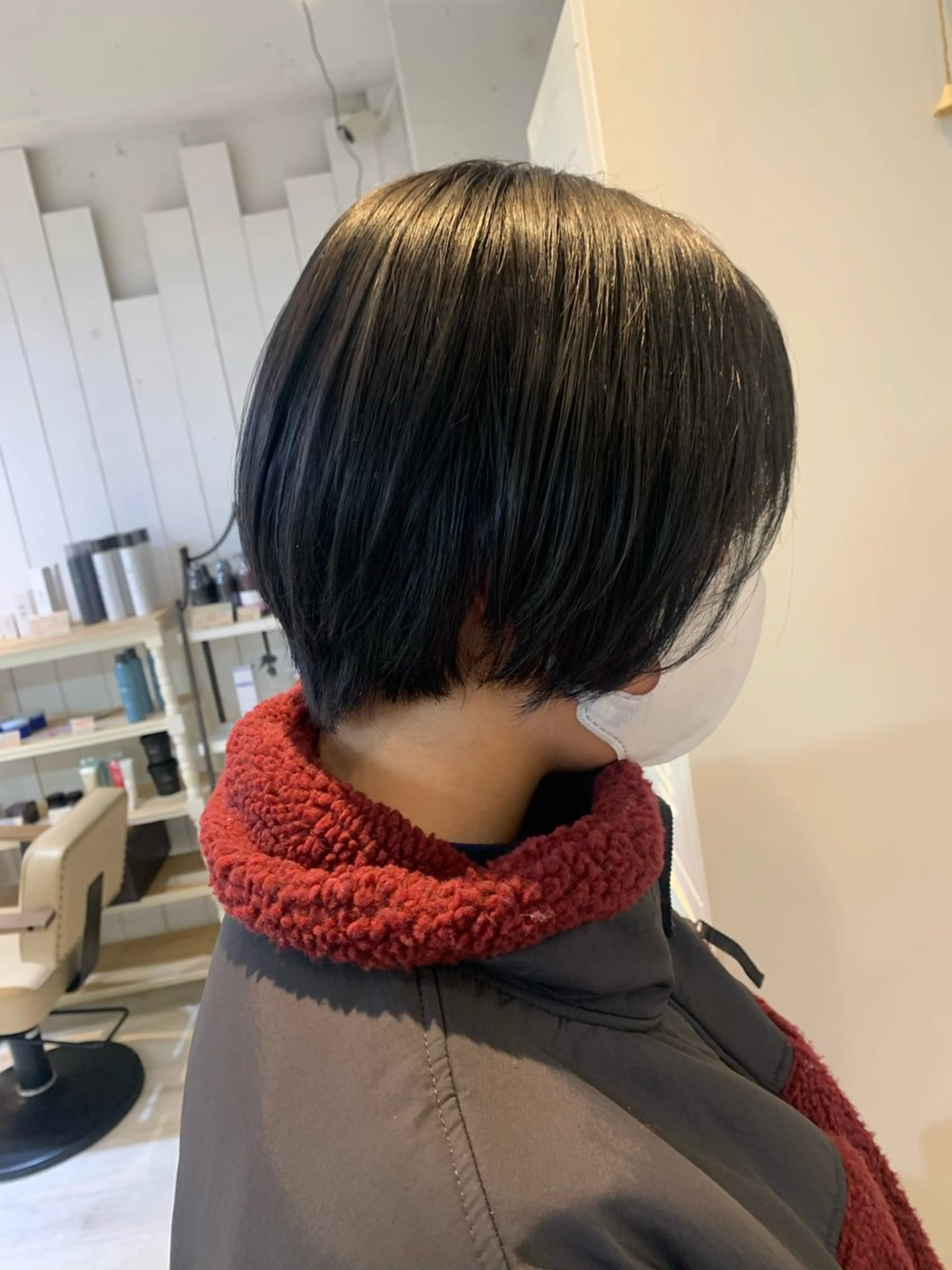 ショート カラー 丸みショート 黒髪 ブルーカラー ブルーブラック ショートヘア 戸丸 絵夢のヘアスタイル