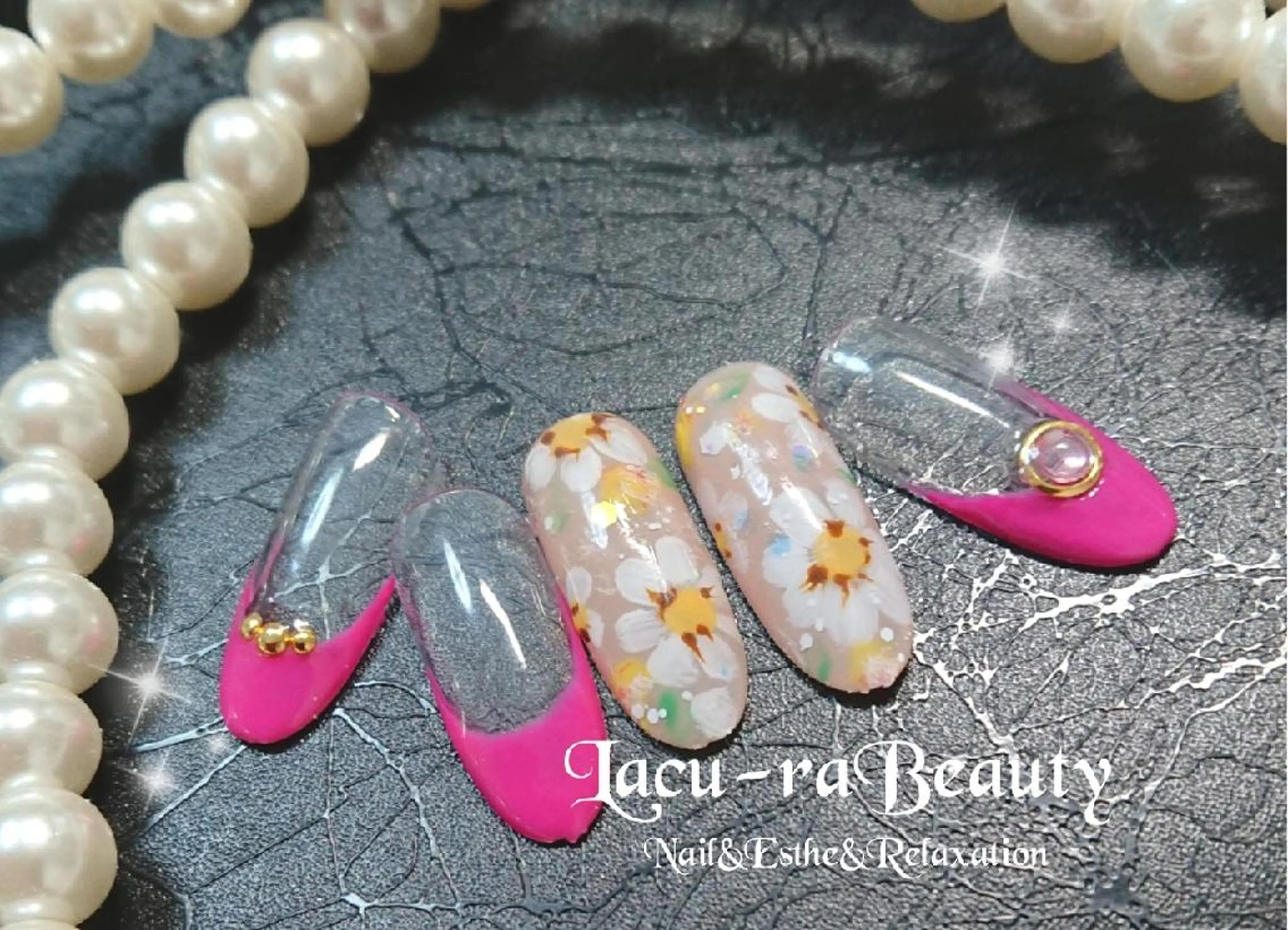 ネイル 小顔と腸の専門店 ラクーラビューティのエステ・リラクイメージ