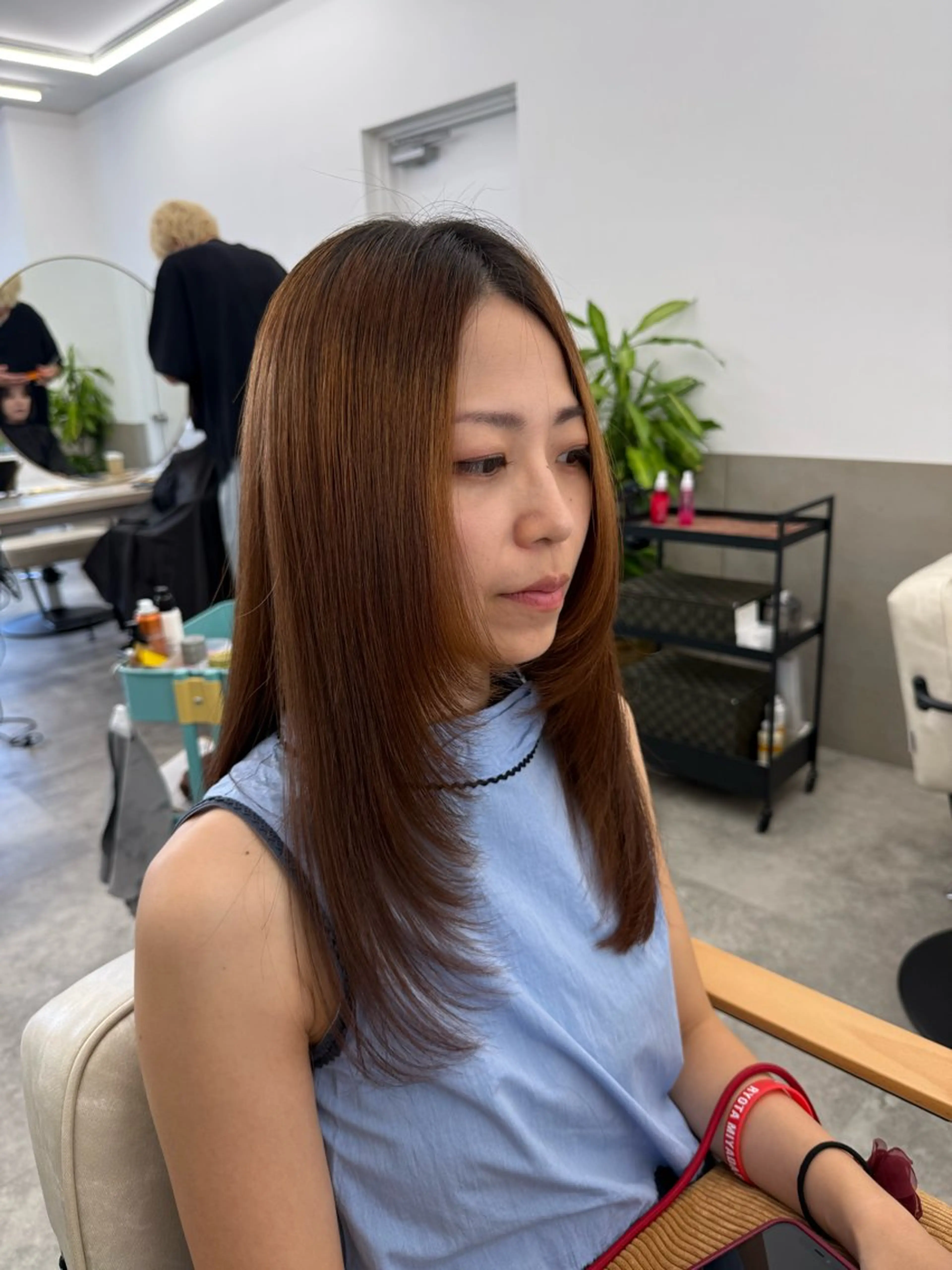 ロング レイヤーカット ショート/ 似合わせカットモカのヘアスタイル