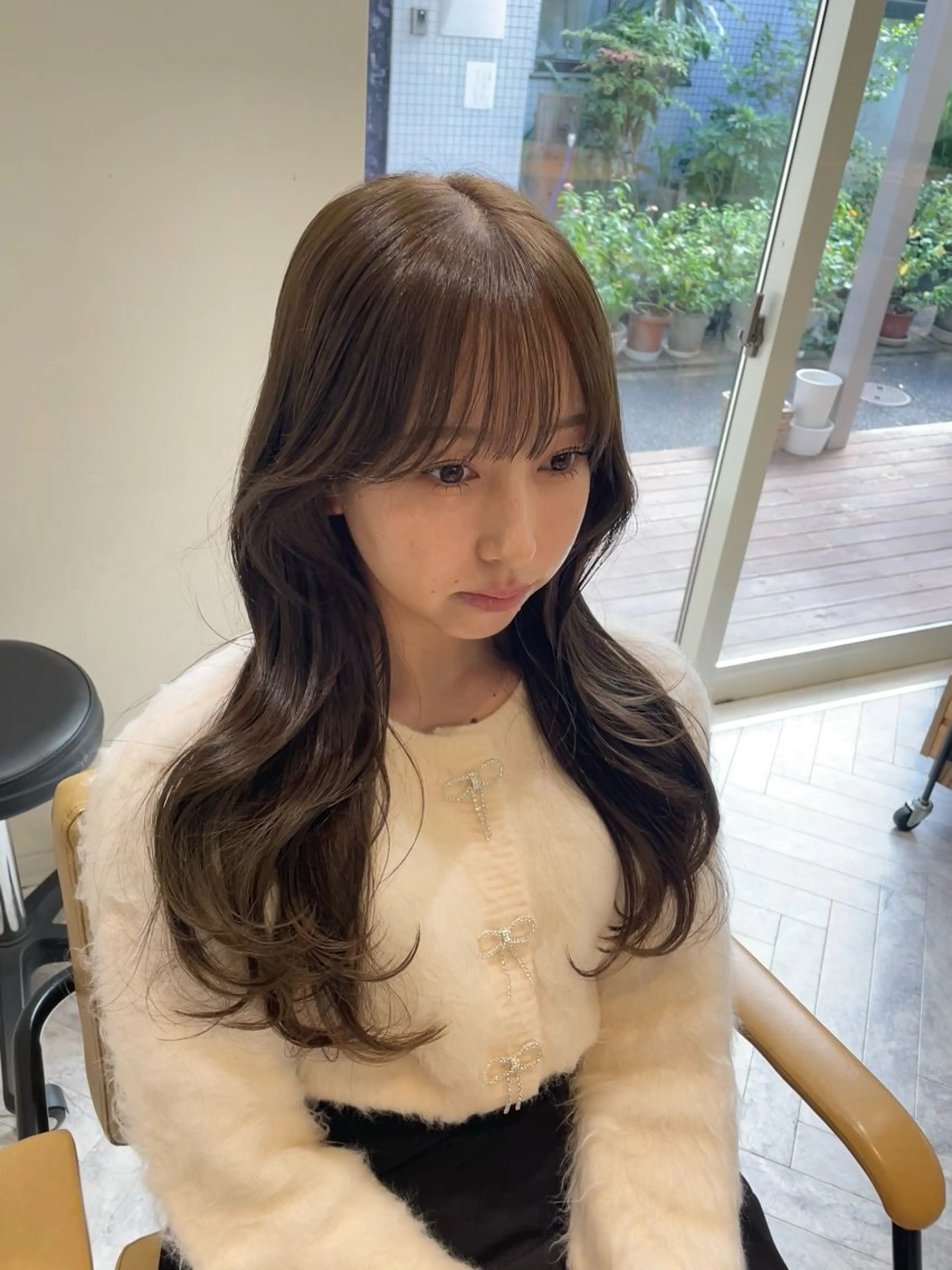 ロング カラー カット ヘアカラー トリートメント ミルクティー× グレージュMOMOのヘアスタイル