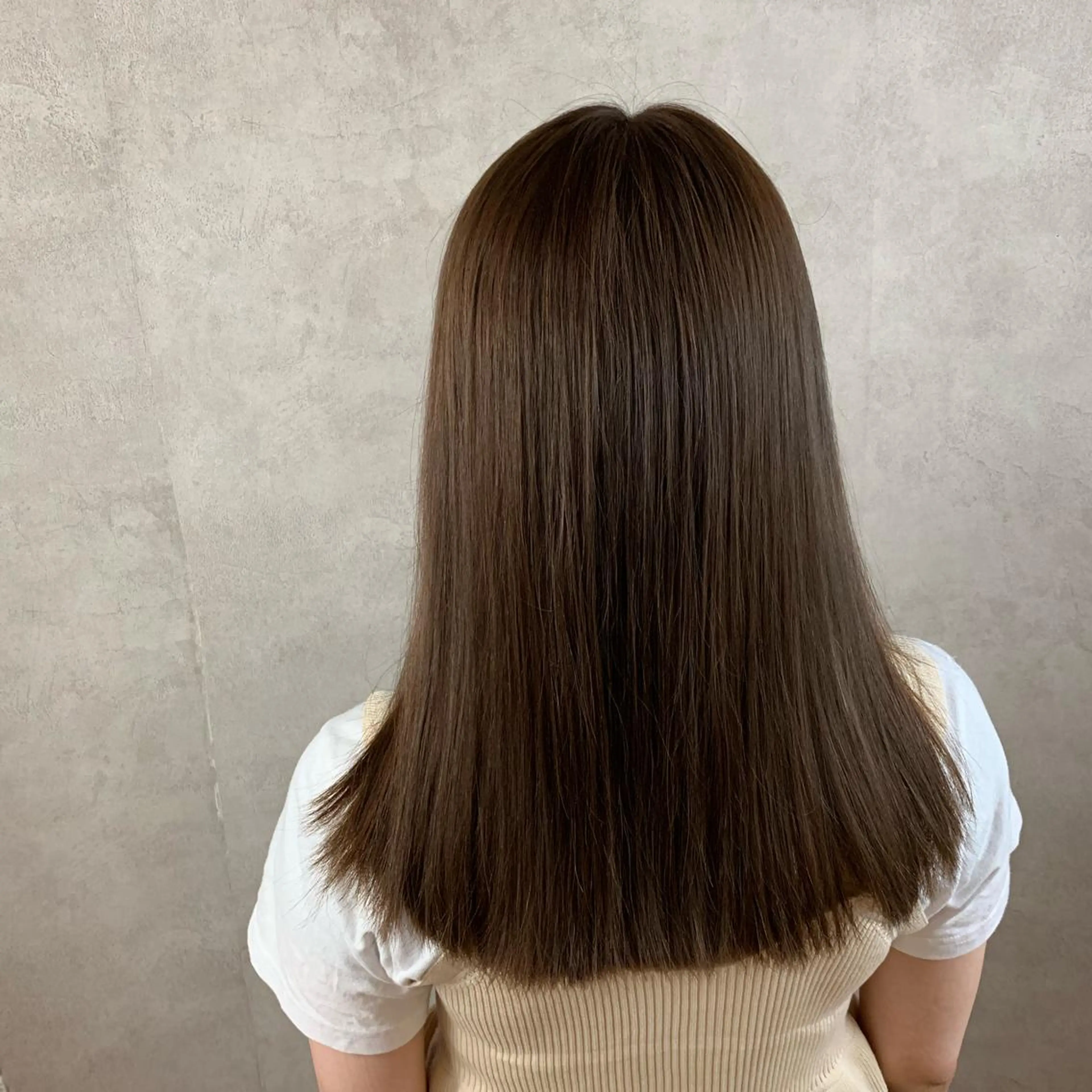 セミロング アッシュ Geniee horie所属・ともや 髪質改善縮毛矯正のヘアスタイル