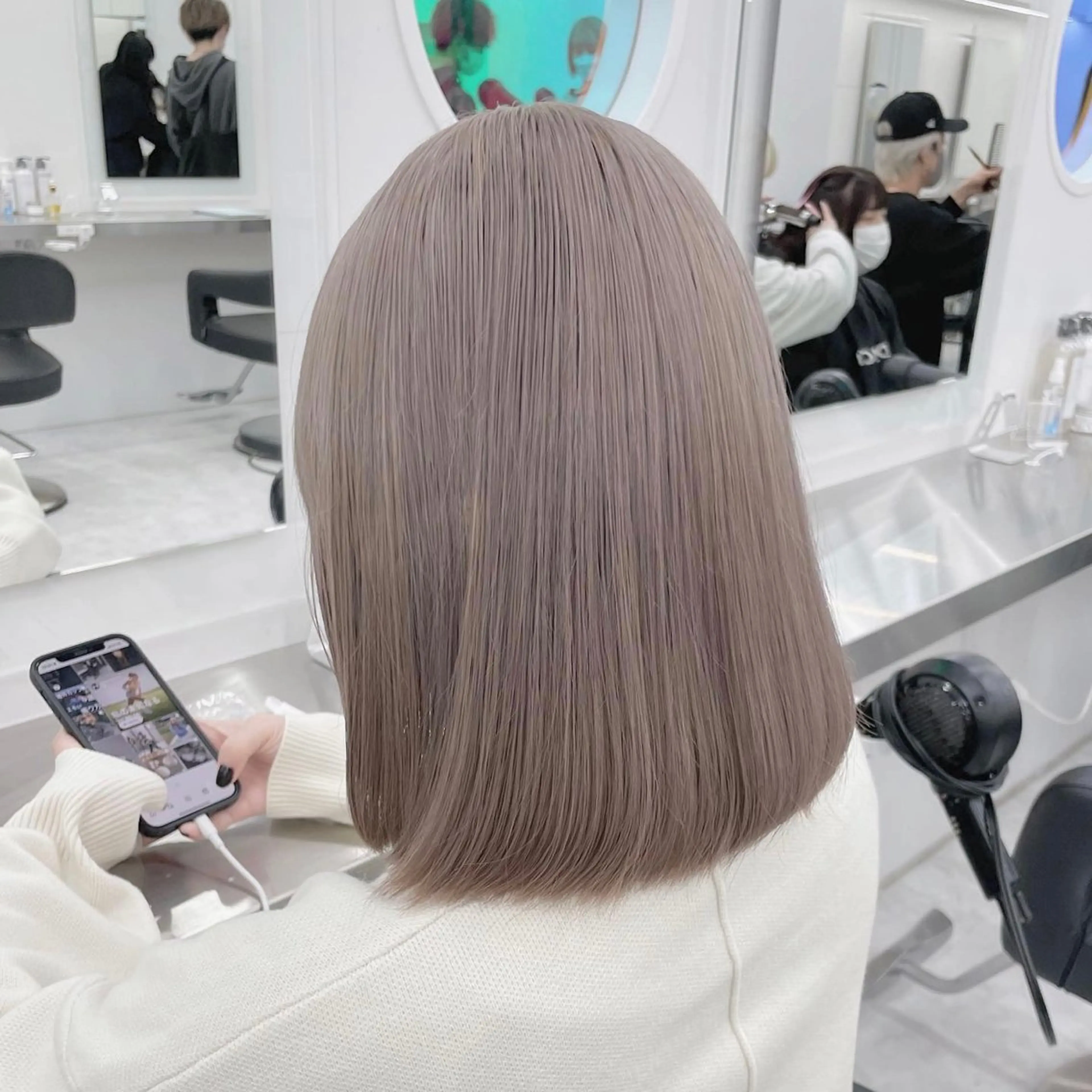 ミディアム カラー ヘアカラー トリートメント ヘッドスパ ヘアセット 透明感/グレージュ/ ミルクティー/ユウトのヘアスタイル