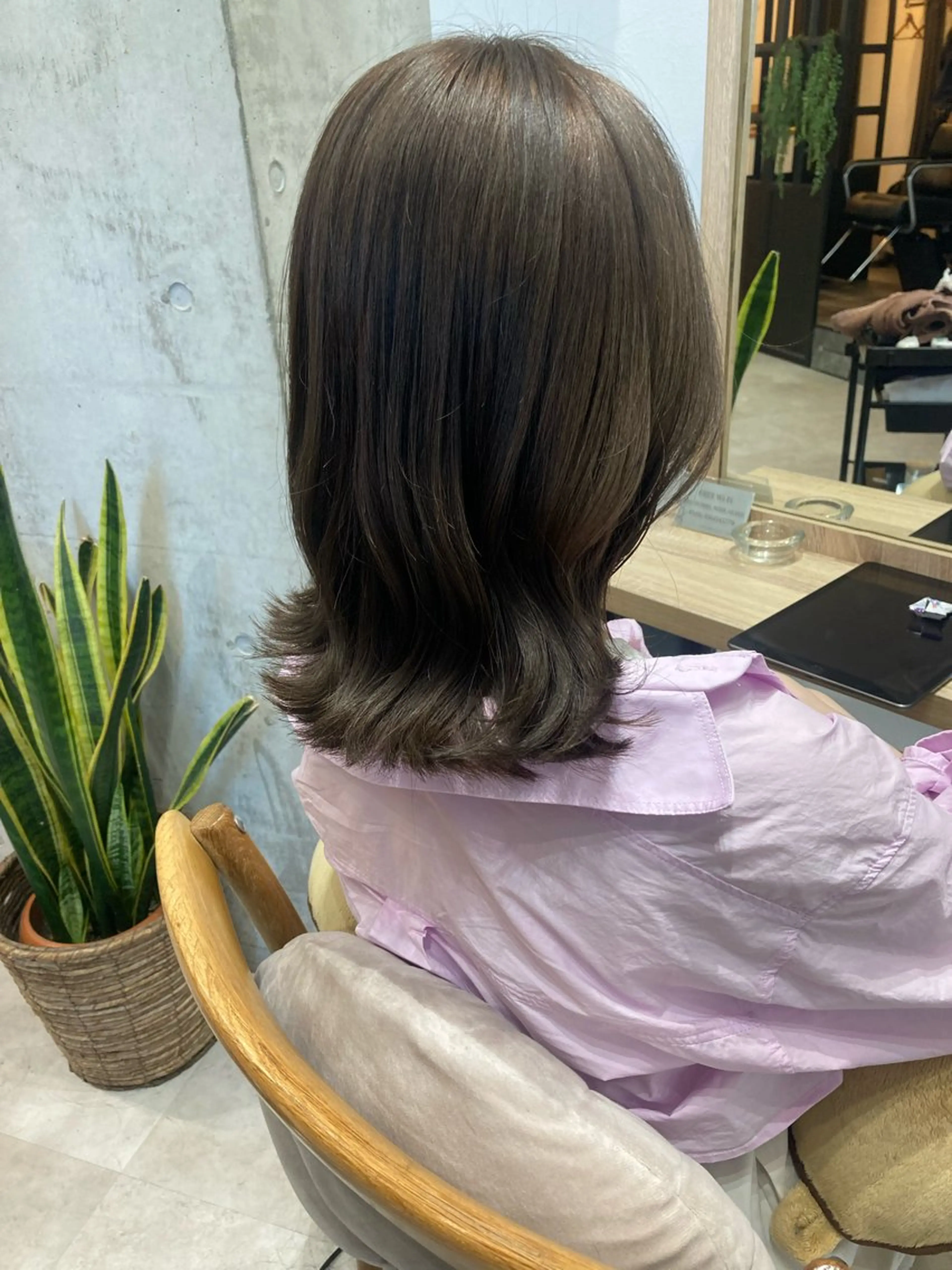 ミディアム ✨色持ちの良い艶 カラー✨蟹江真世のヘアスタイル