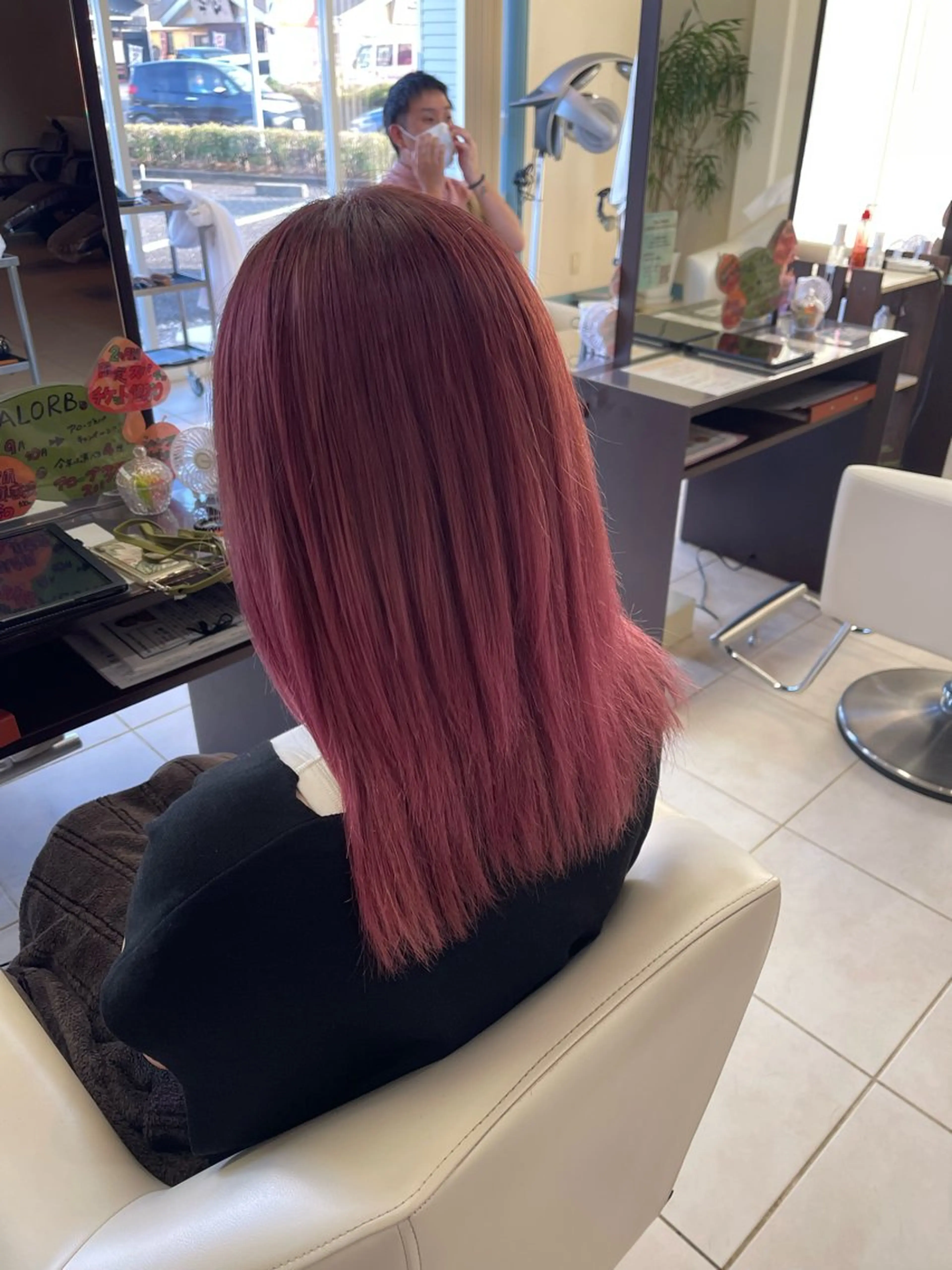 ロング カラー カシス ピンクカラー 吉田 真尋のヘアスタイル