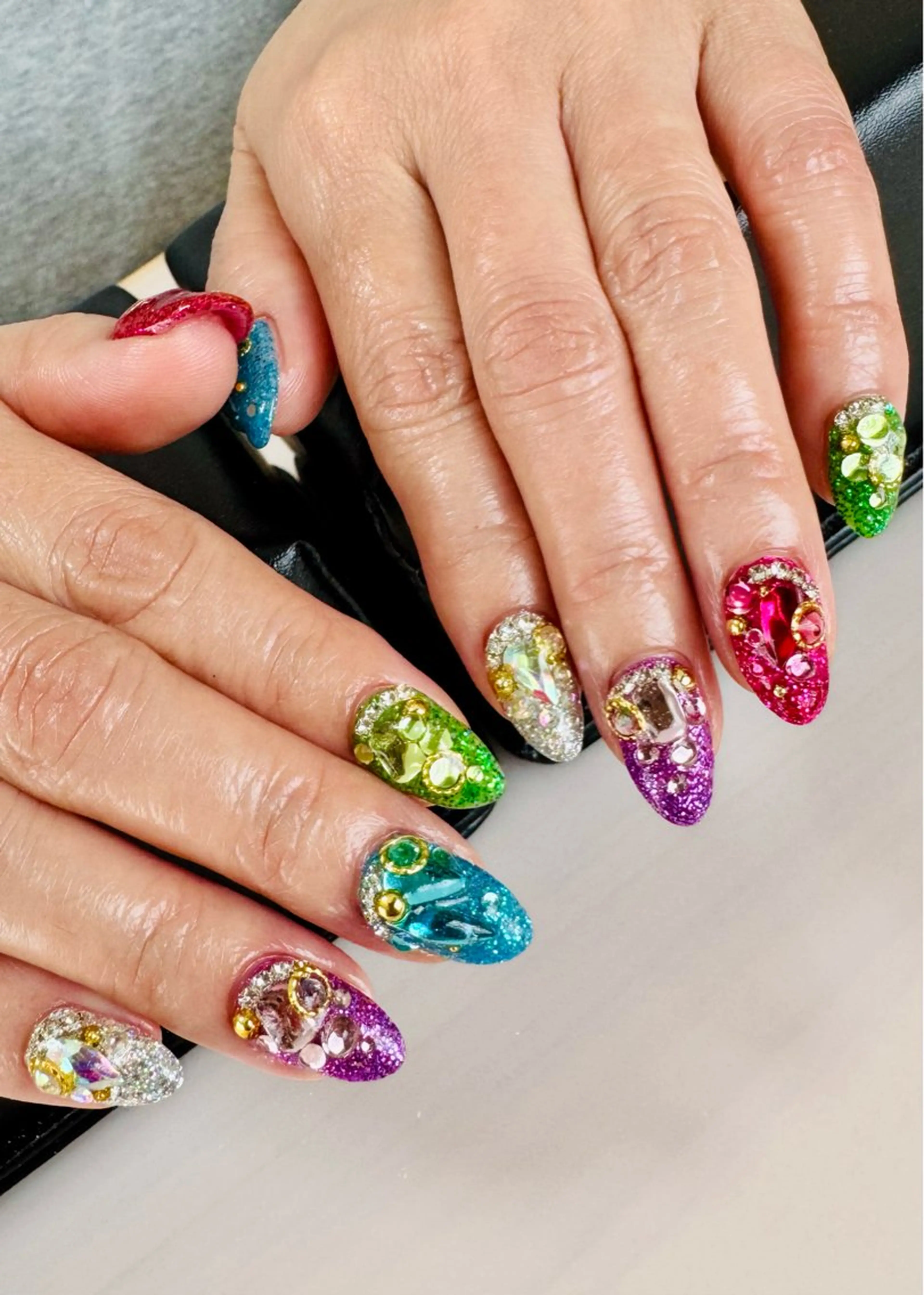 ネイル Nail Salon Suri Suriのネイルデザイン