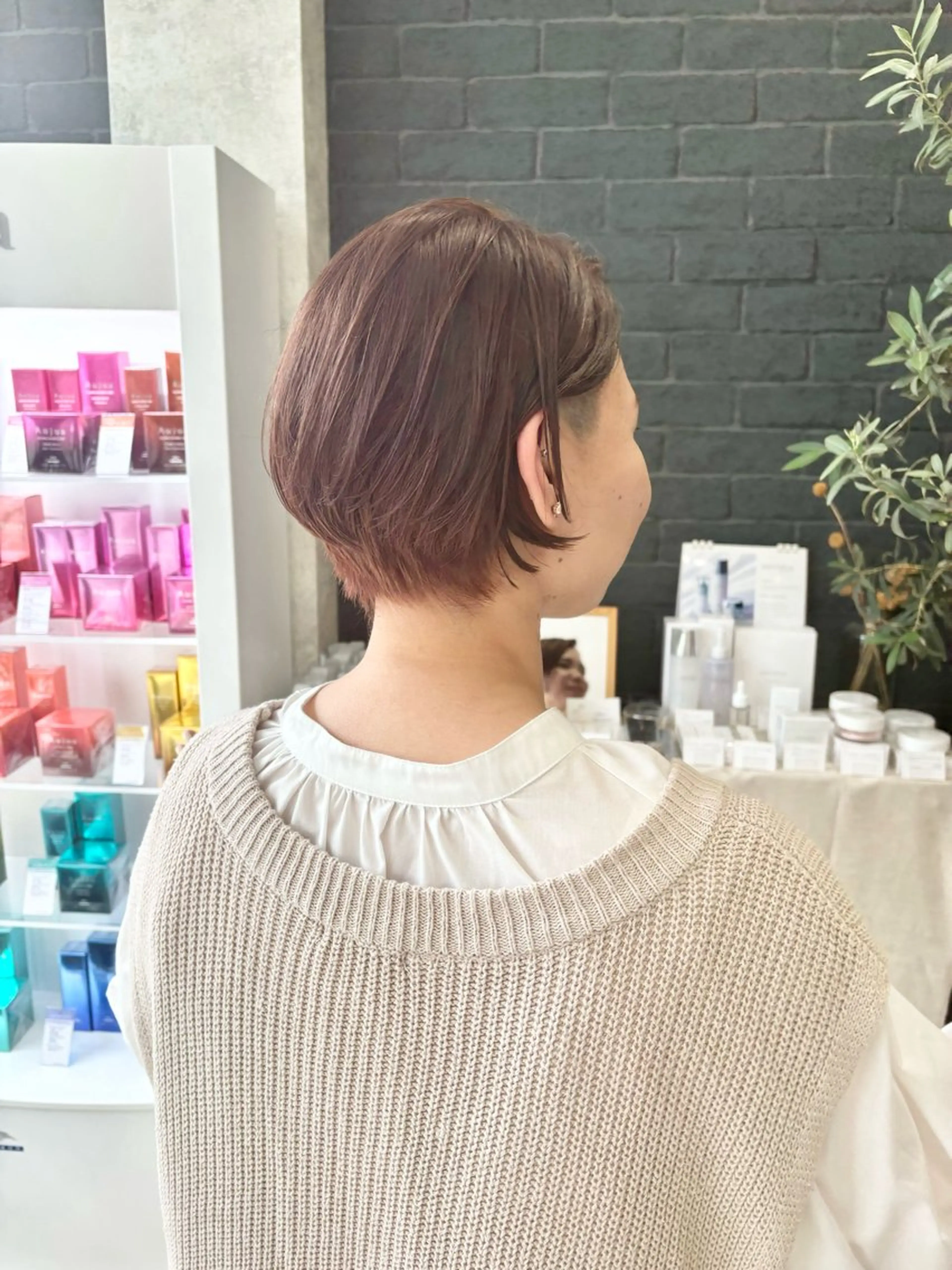 ショート カラー ヘアカラー ヤマグチ ユキナのヘアスタイル