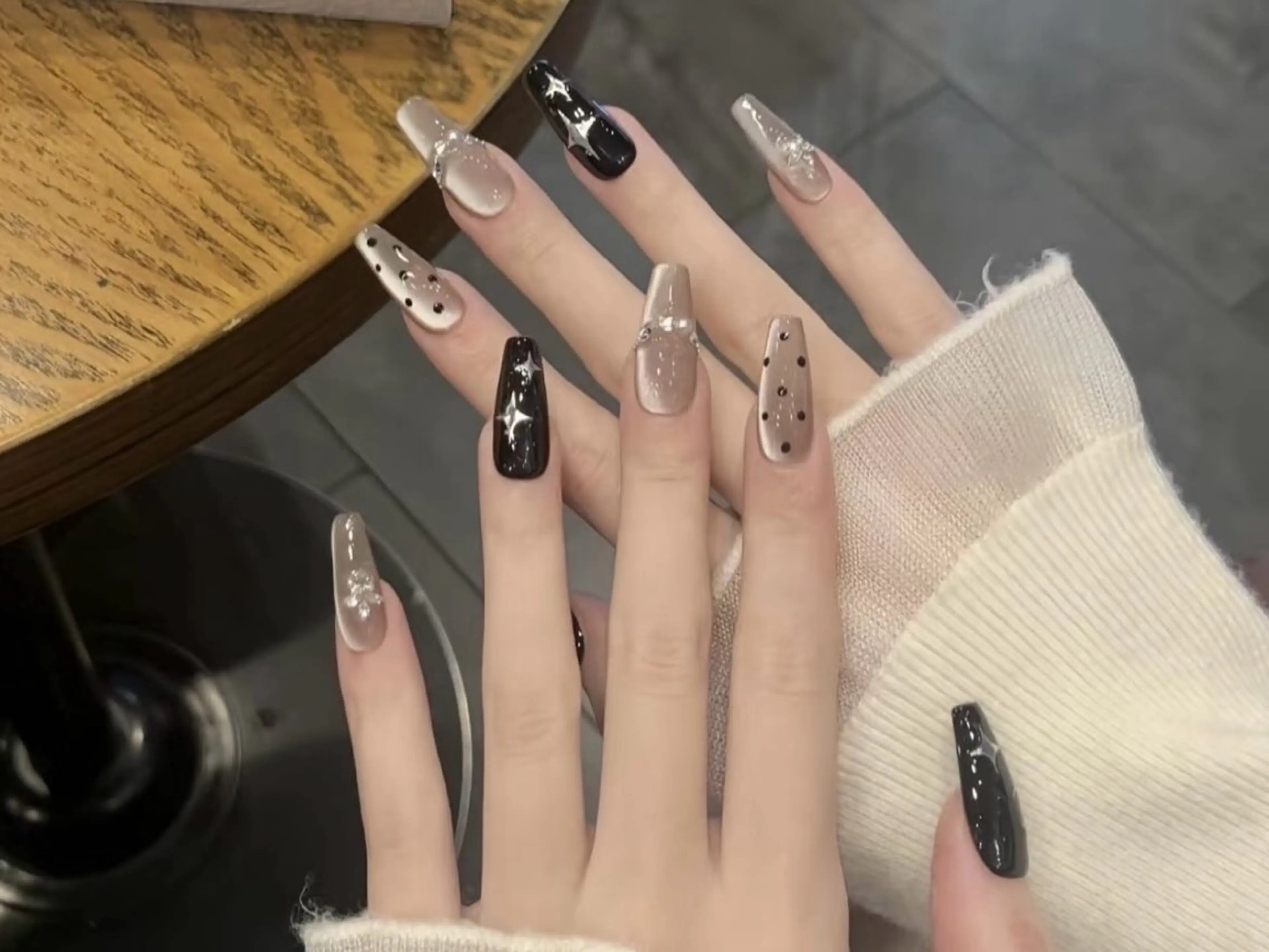 メンズ ネイル アートネイル フレンチネイル ジェルネイル キラキラネイル パラジェル ハンドネイル Bloom スカルプ専門店のネイルデザイン