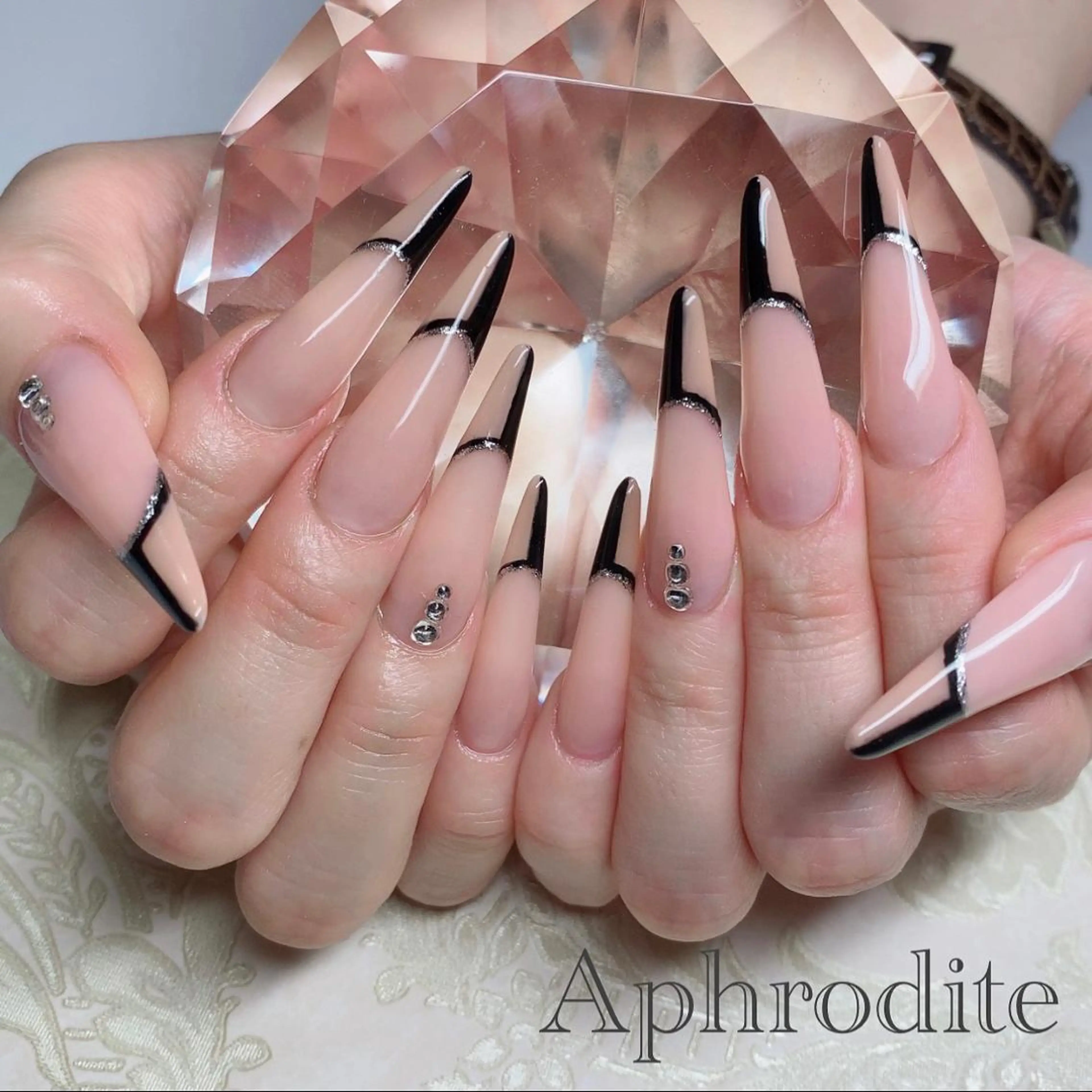 ネイル Aphrodite パラジェル認定サロンのネイルデザイン