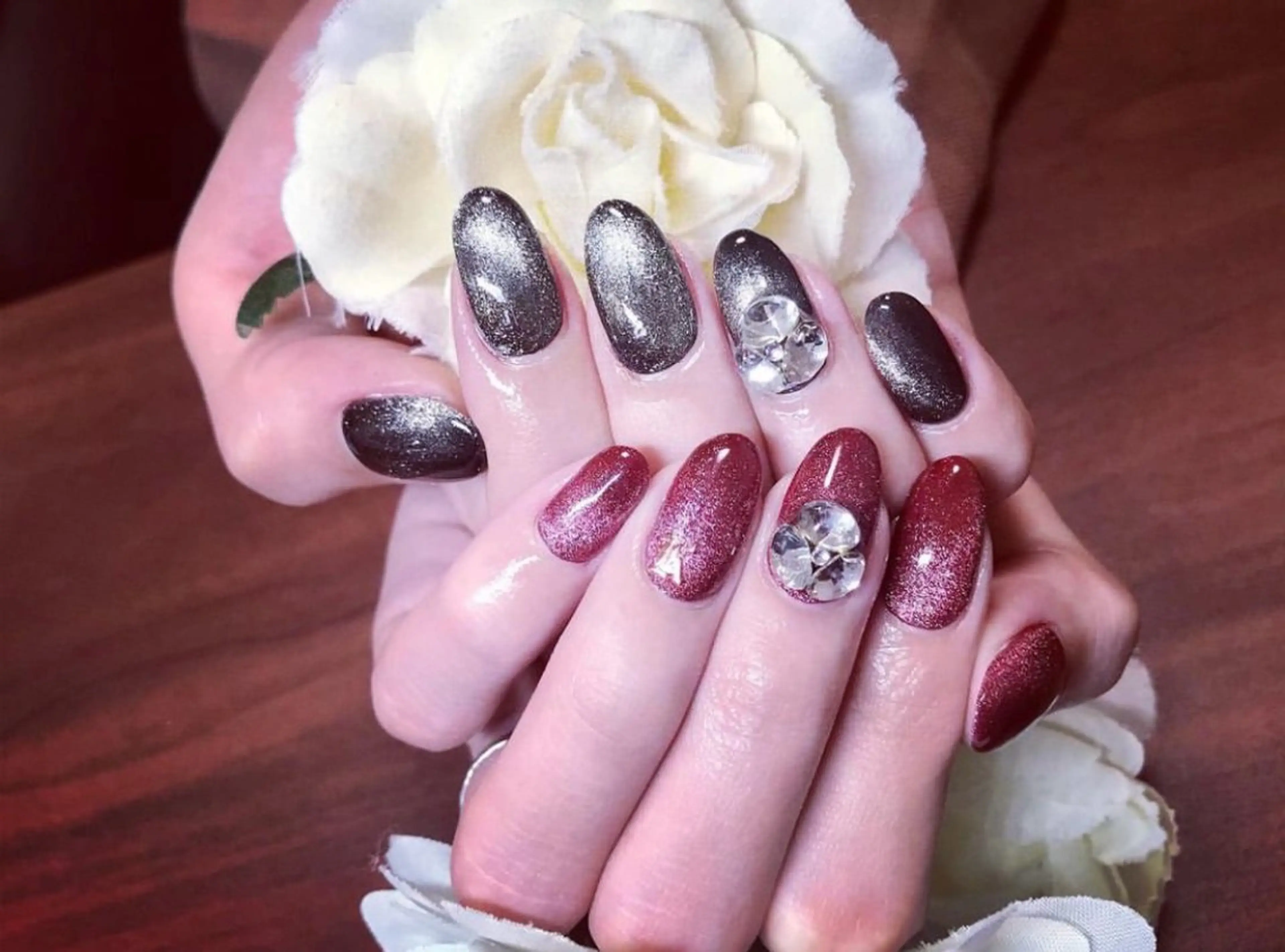 ジェルネイルマグネット💅（ストーン10粒or片手1本ずつダイヤカット無料）の写真