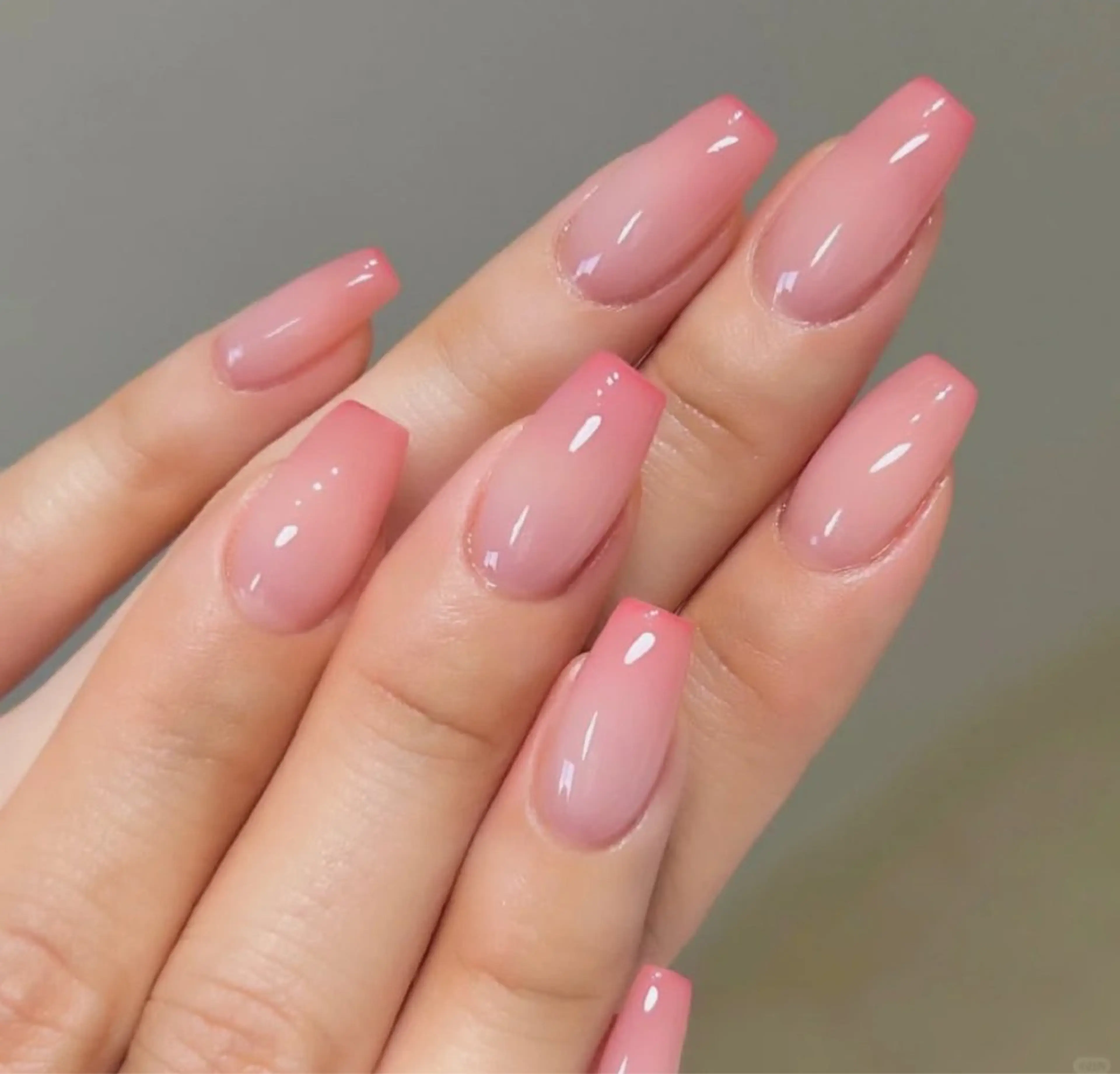 ネイル ハンドネイル R nailsalon所属・Rネルサイン よ よのネイルデザイン