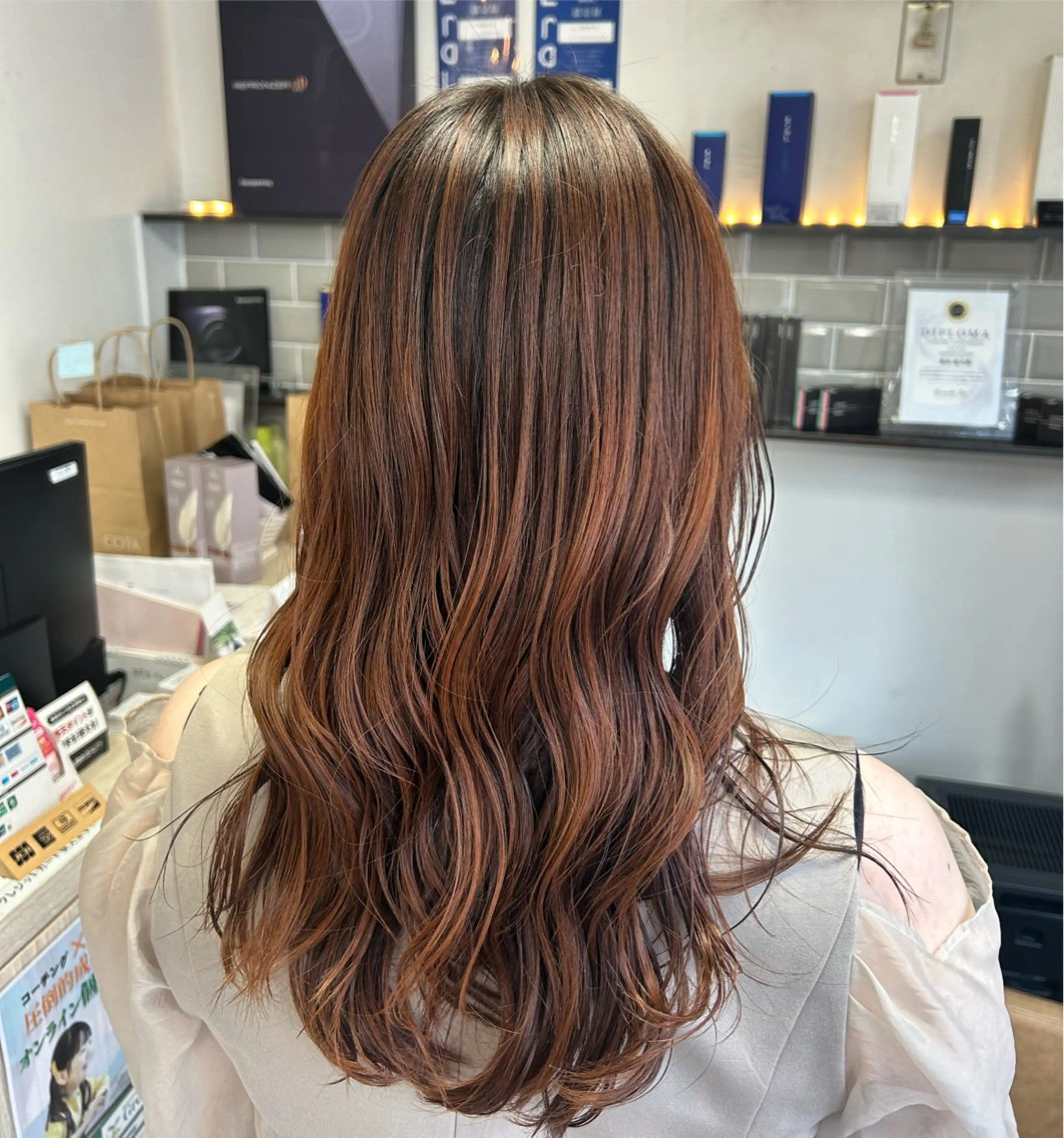 ロング ヨシンモリ 栗田 優月のヘアスタイル