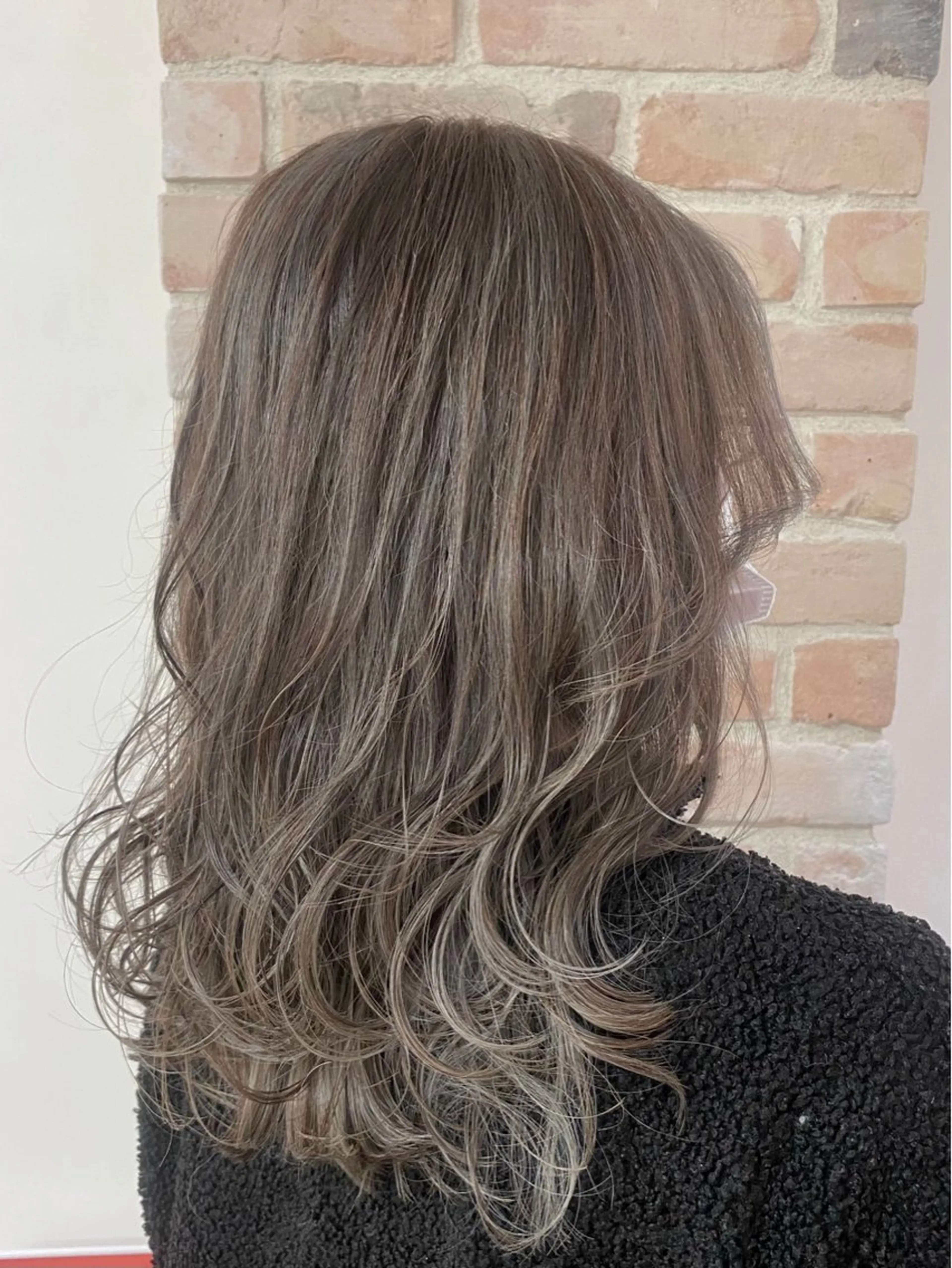 ロング カラー 古川 琴美のヘアスタイル