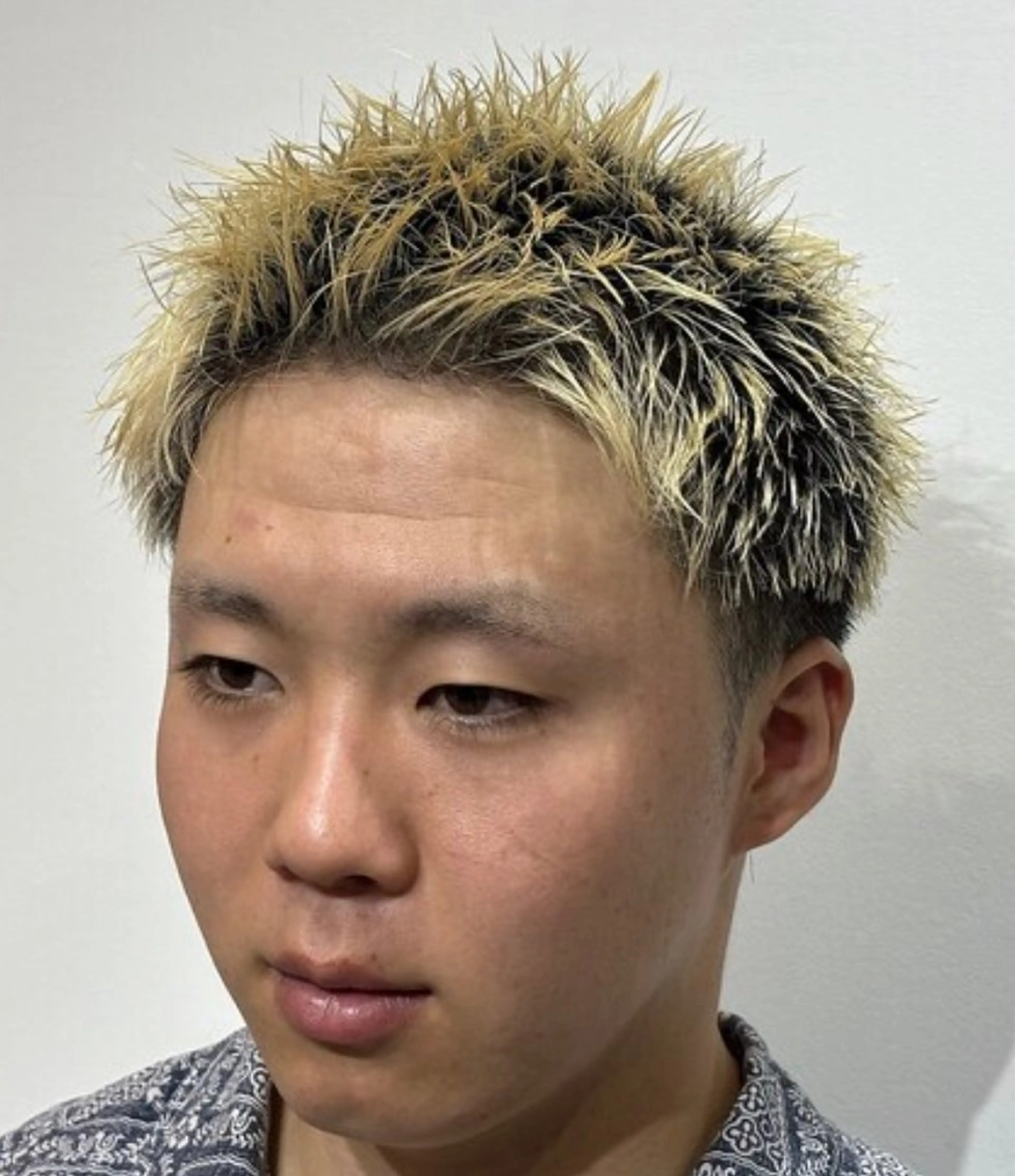 ショート カラー メンズ メンズブリーチ ブリーチ 抜きっぱなしブロンド メンズパーマ特化💈 髙木颯太💈のヘアスタイル