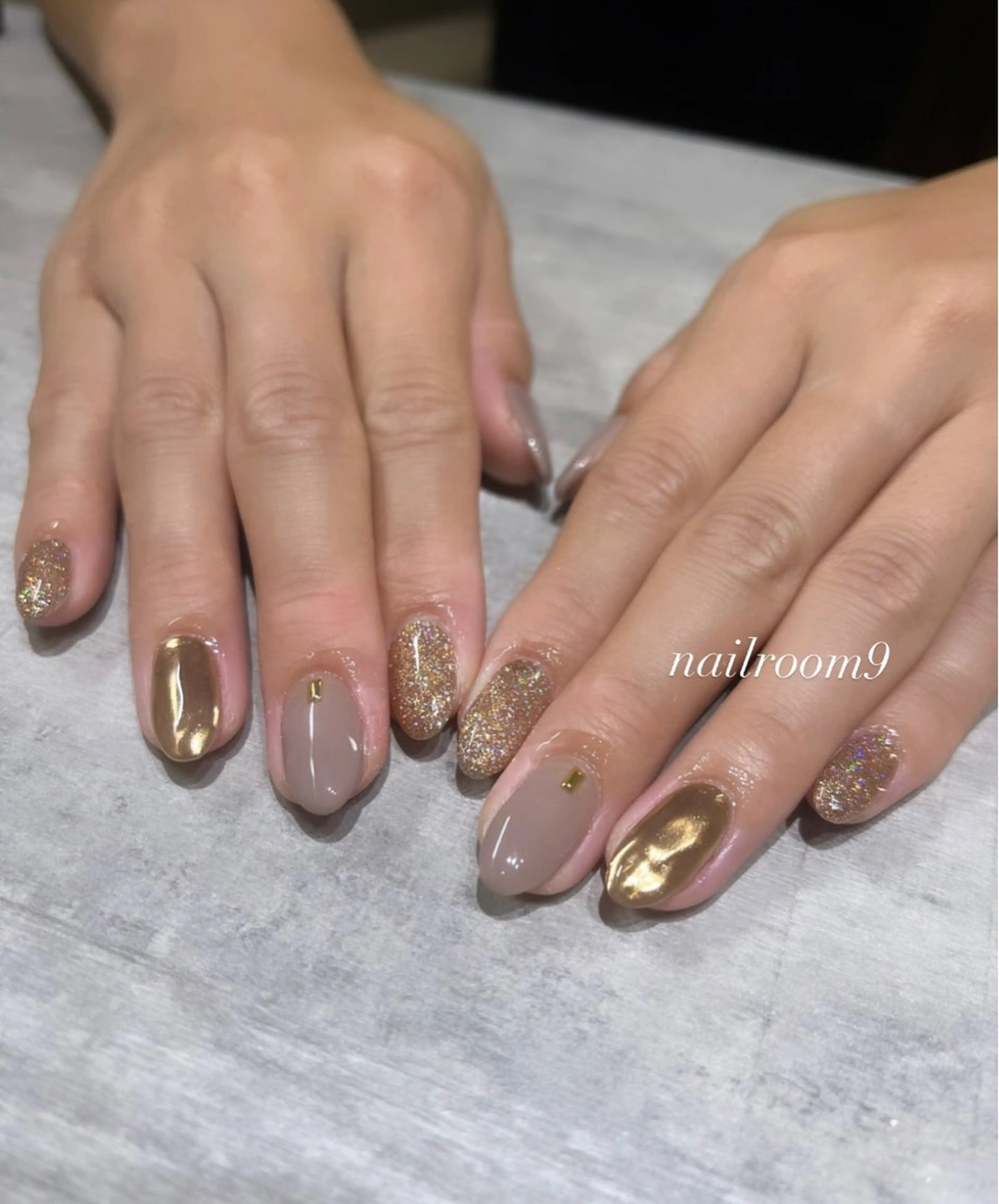 ネイル ミラーネイル ハンドネイル nail room9 ☺︎のネイルデザイン