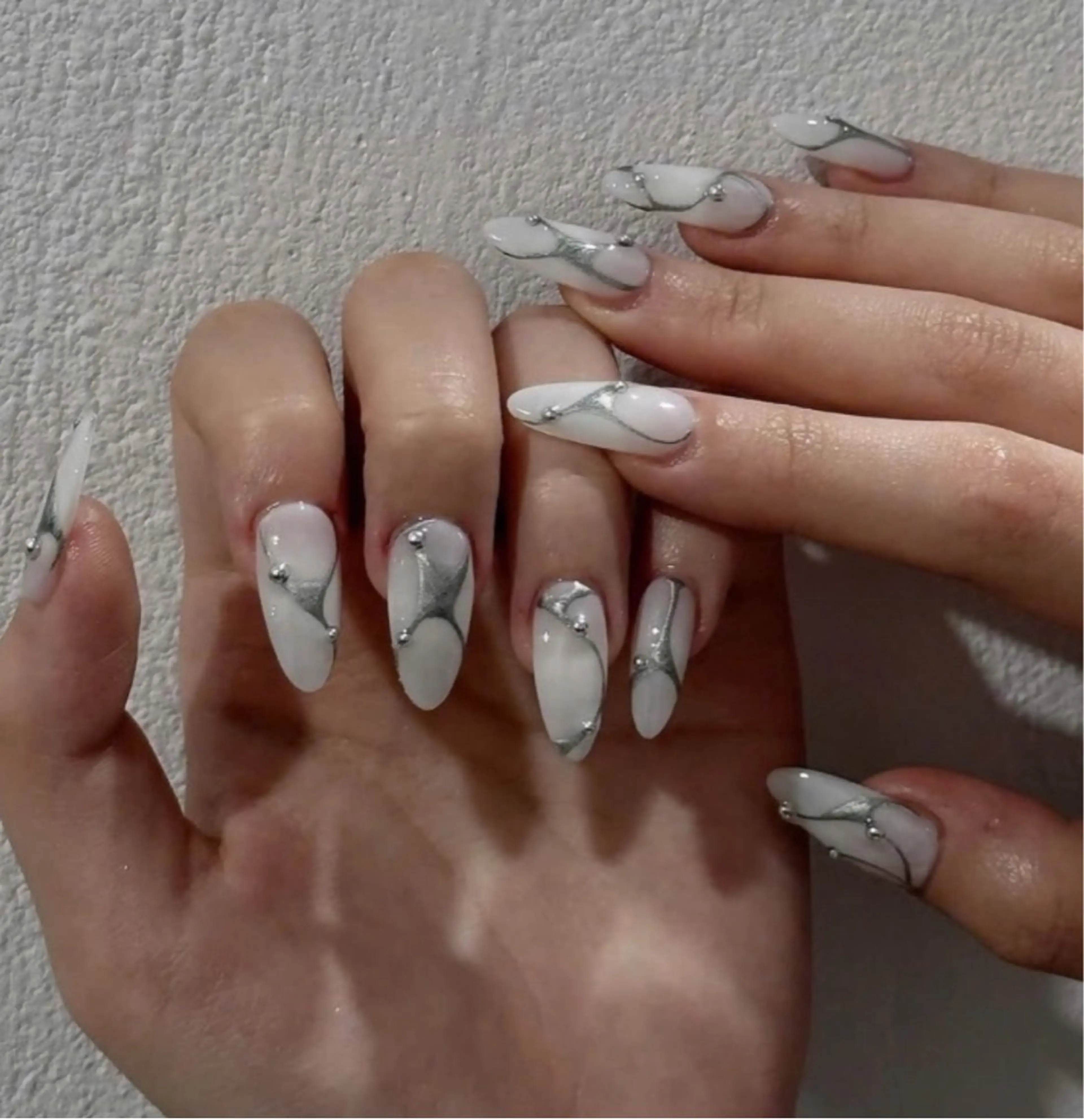 ネイル フレンチネイル キラキラネイル マグネットネイル ミラーネイル ニュアンスネイル ハンドネイル Tira Nailのネイルデザイン