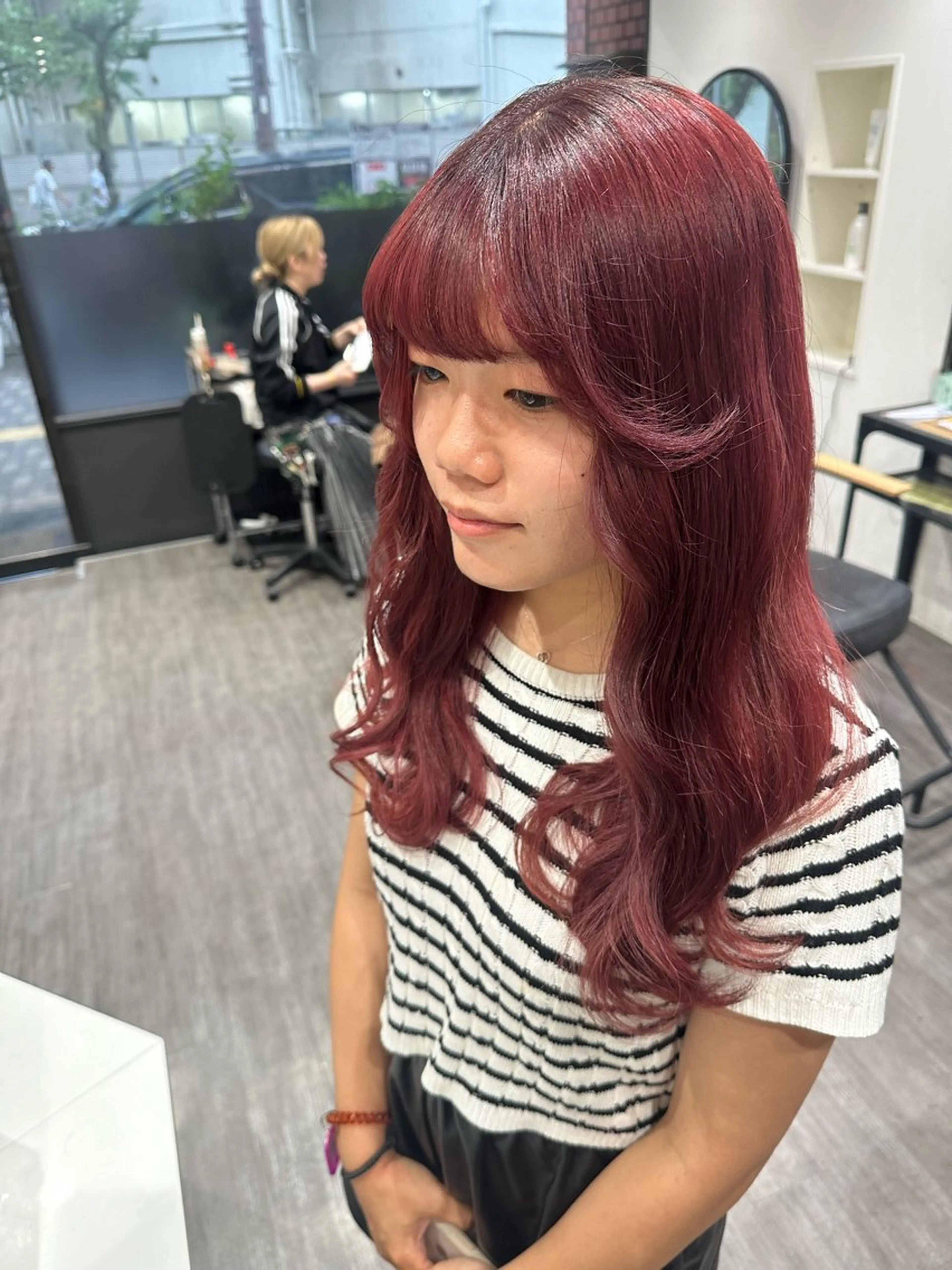セミロング カラー ピンクカラー レッドカラー ヘアカラー トリートメント 艶髪レイヤー上田 紗也🇰🇷💗のヘアスタイル