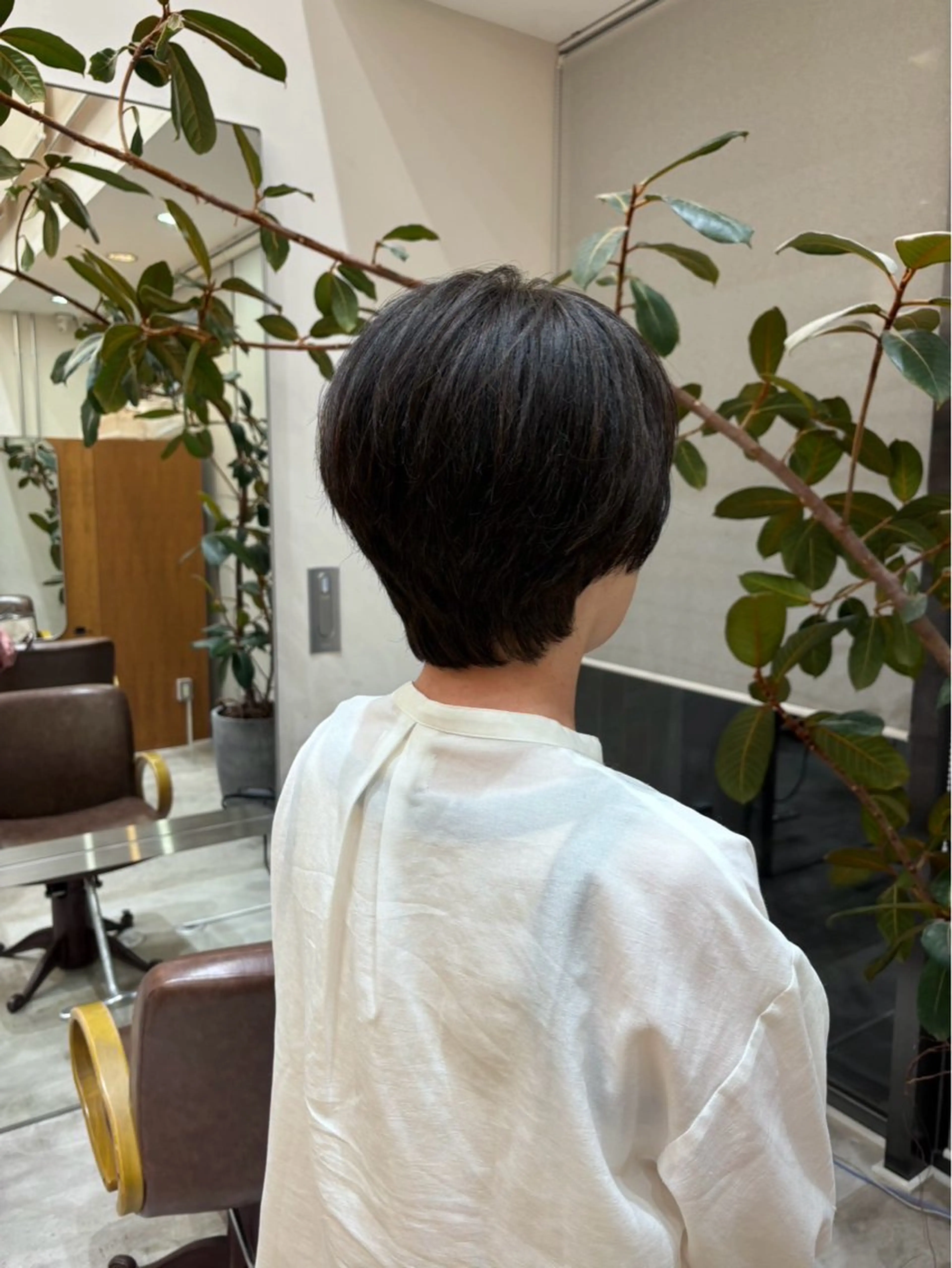 ショート カラー COQOO ORGANIC所属・河野 凛依のヘアスタイル