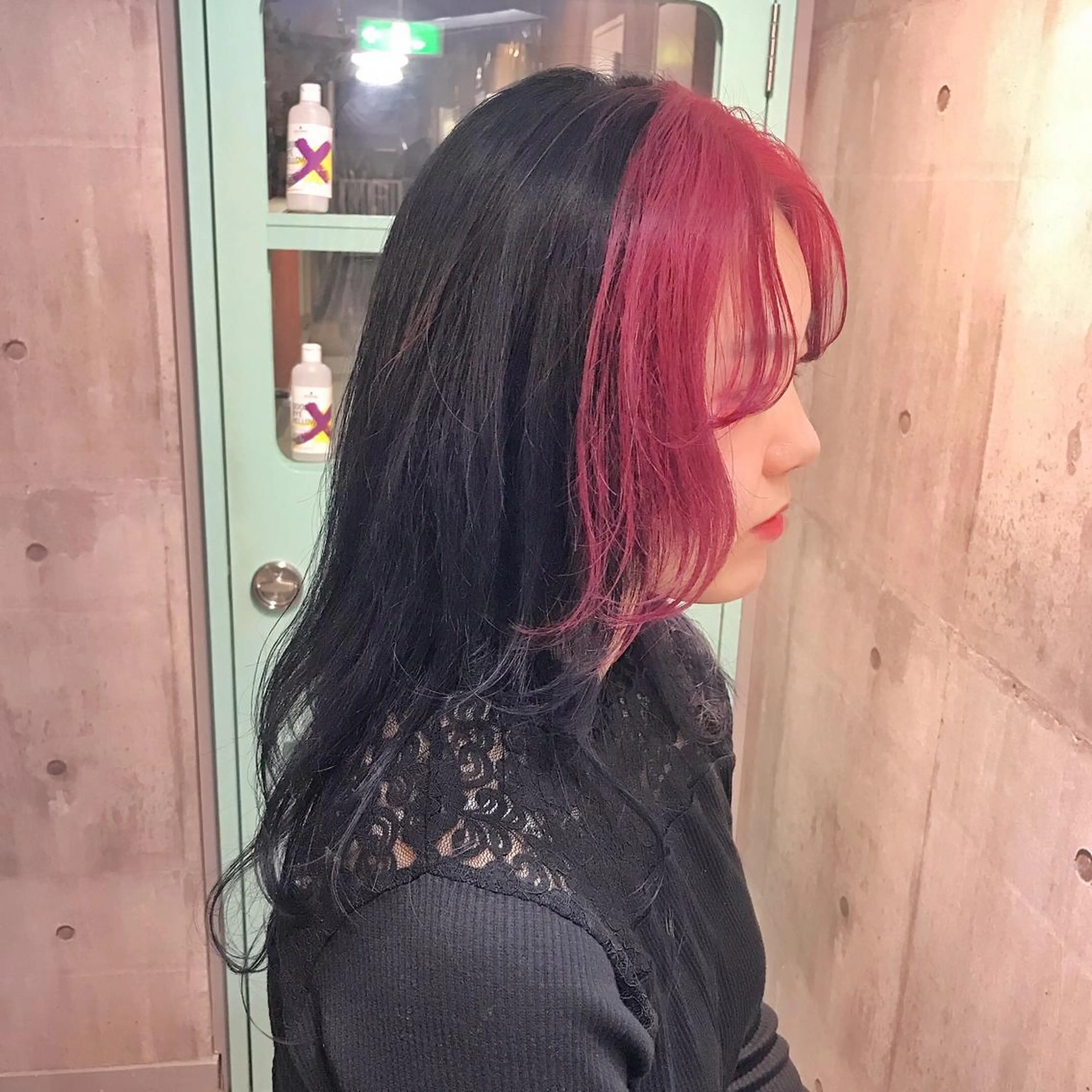 セミロング カラー ミストバング フェイスフレーミング ホワイト&レイヤーカ ットエクステ長畠俊輔のヘアスタイル