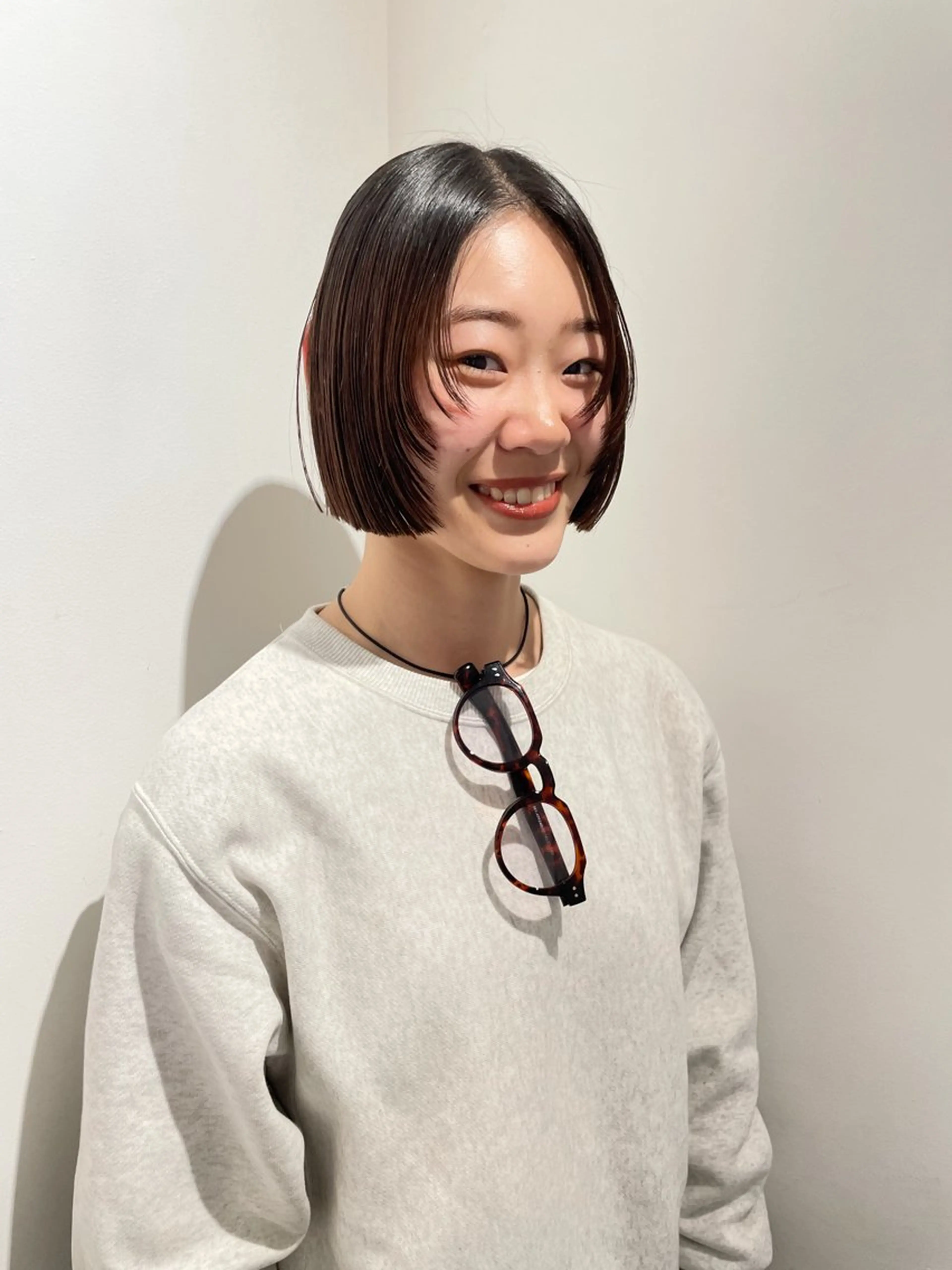 ミディアム 顔まわりレイヤー レイヤーカット Luca🟠 ticro hairのヘアスタイル