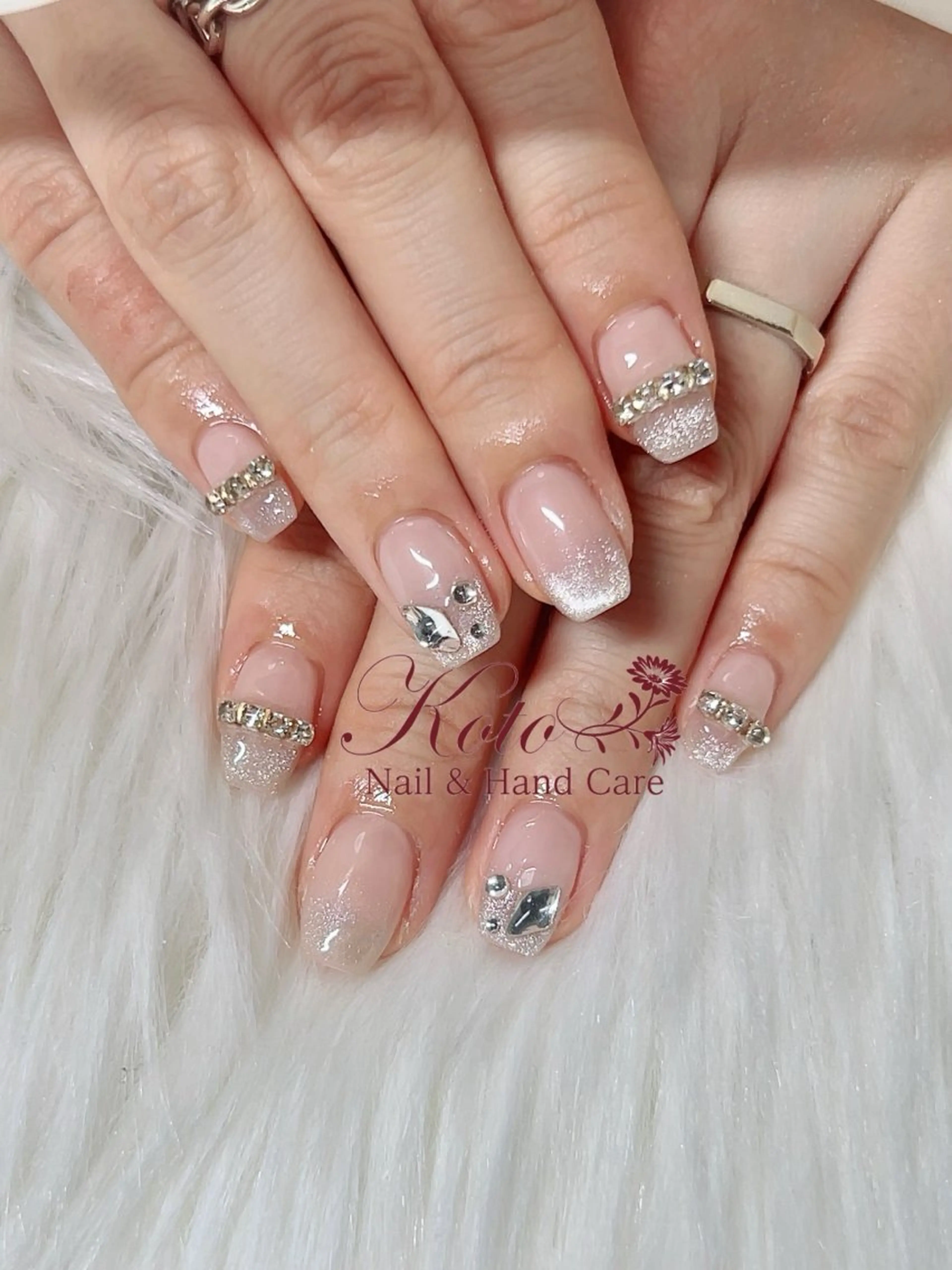 ネイル 長さ出し ジェルネイル 持ち込み ニュアンスネイル 赤色 ハンドネイル Nail Salon KOTOのネイルデザイン