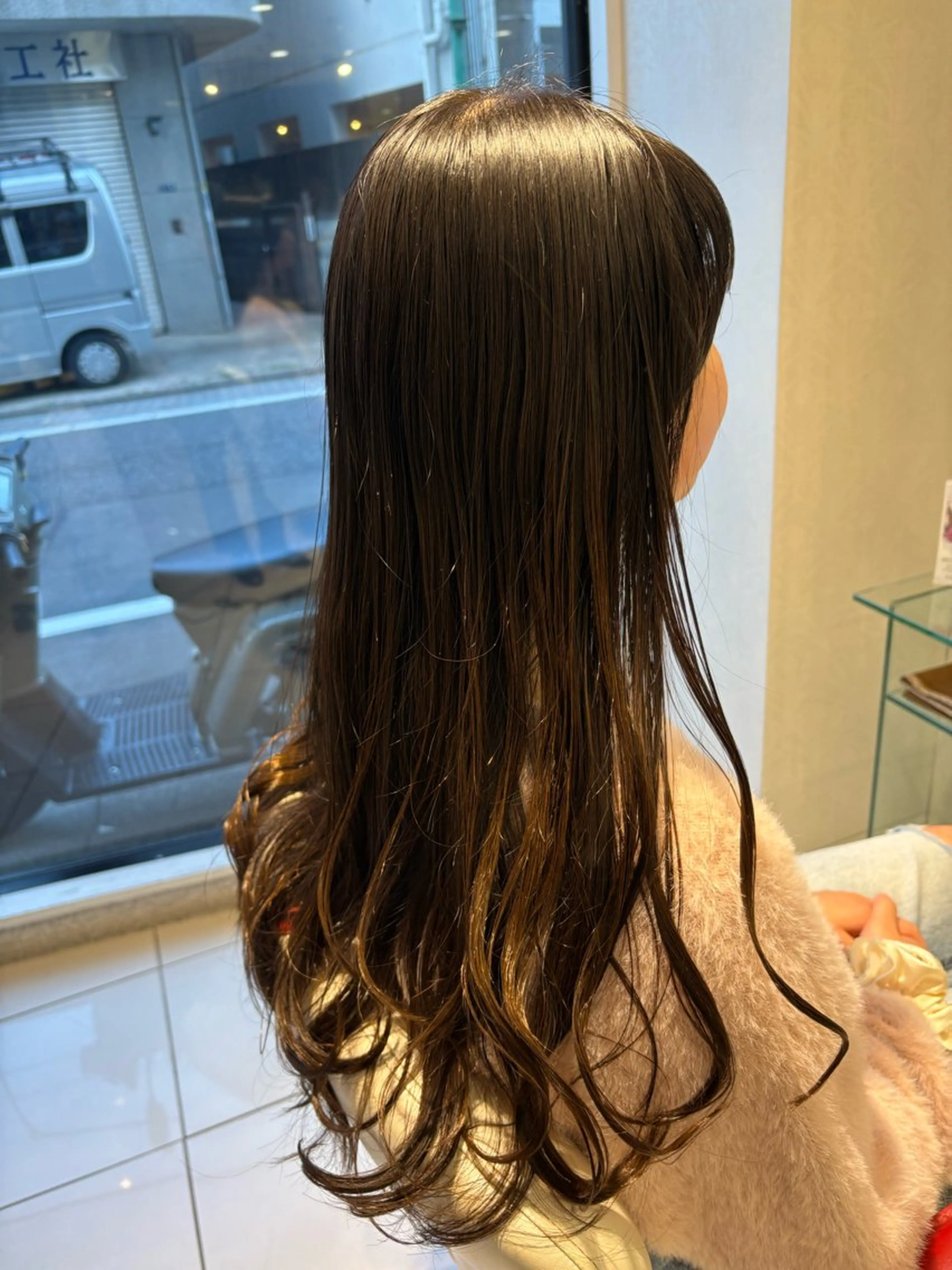 ロング ヨウコ YOKOのヘアスタイル