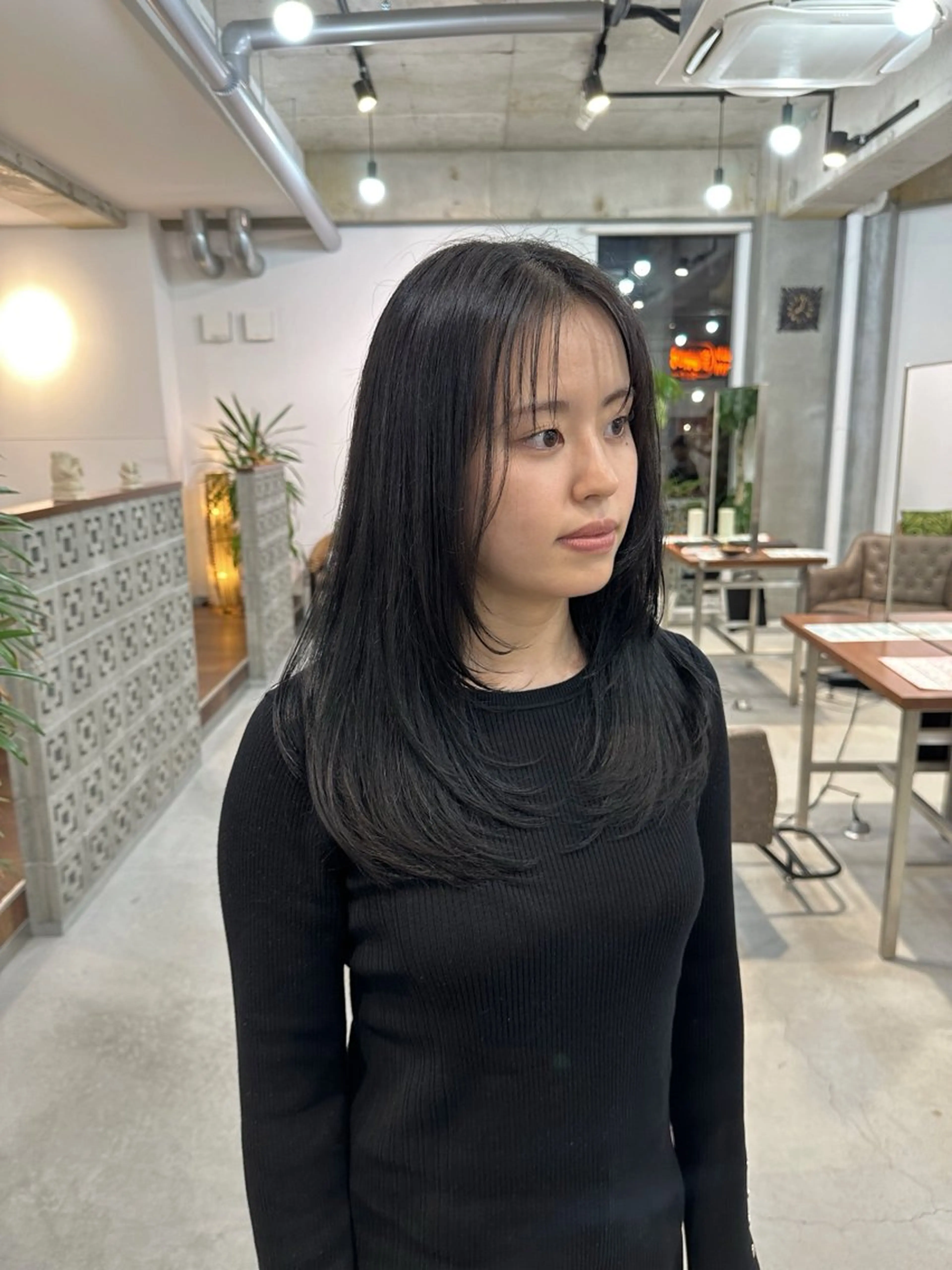 セミロング カラー 顔周りカット レイヤーカット カット ヘアカラー トリートメント カイリ /レイヤーカットのヘアスタイル