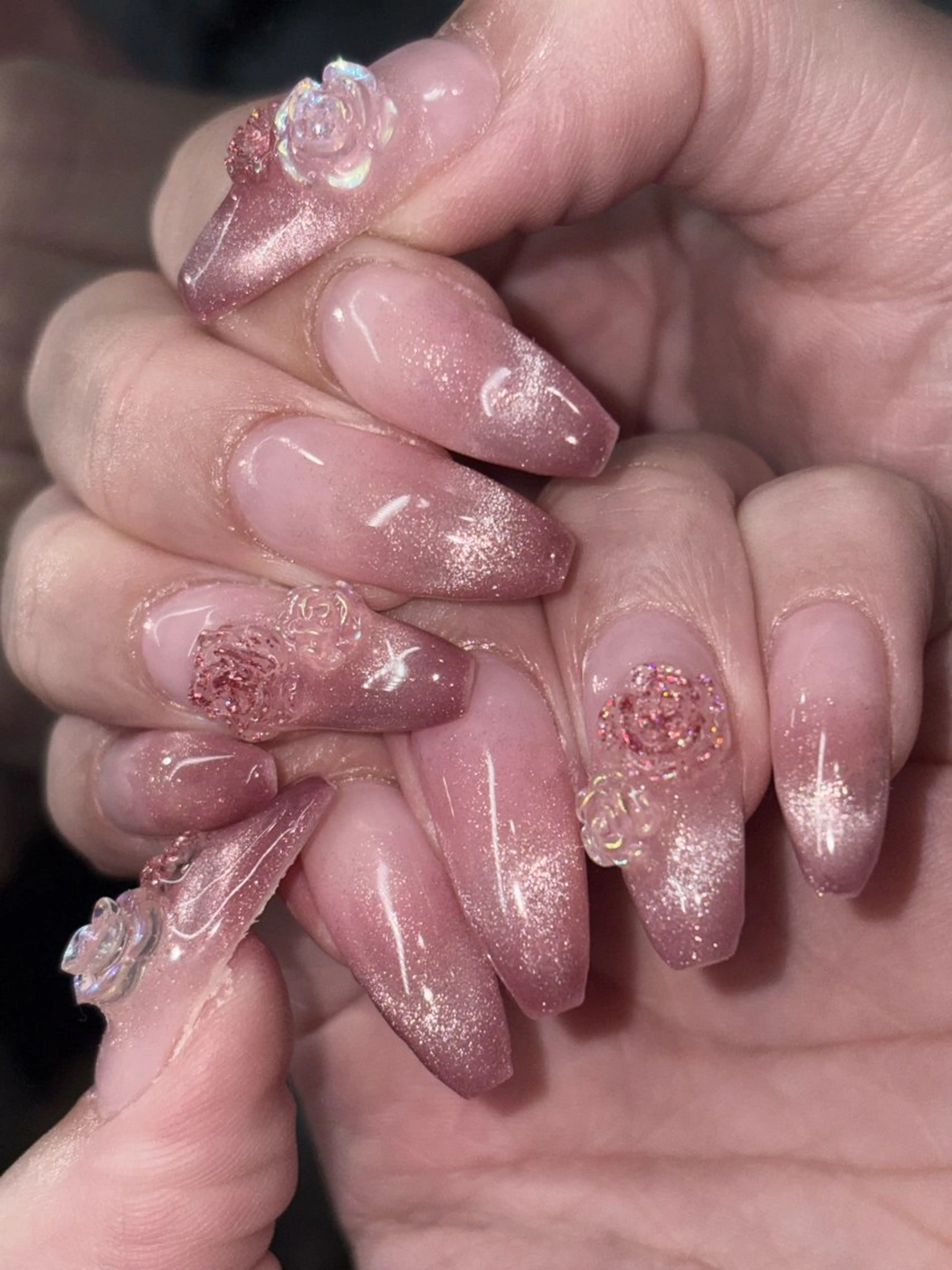 ネイル ハンドネイル NES NAIL所属・さゆり￤推しキャラ ￤ロングネイル🩷のネイルデザイン