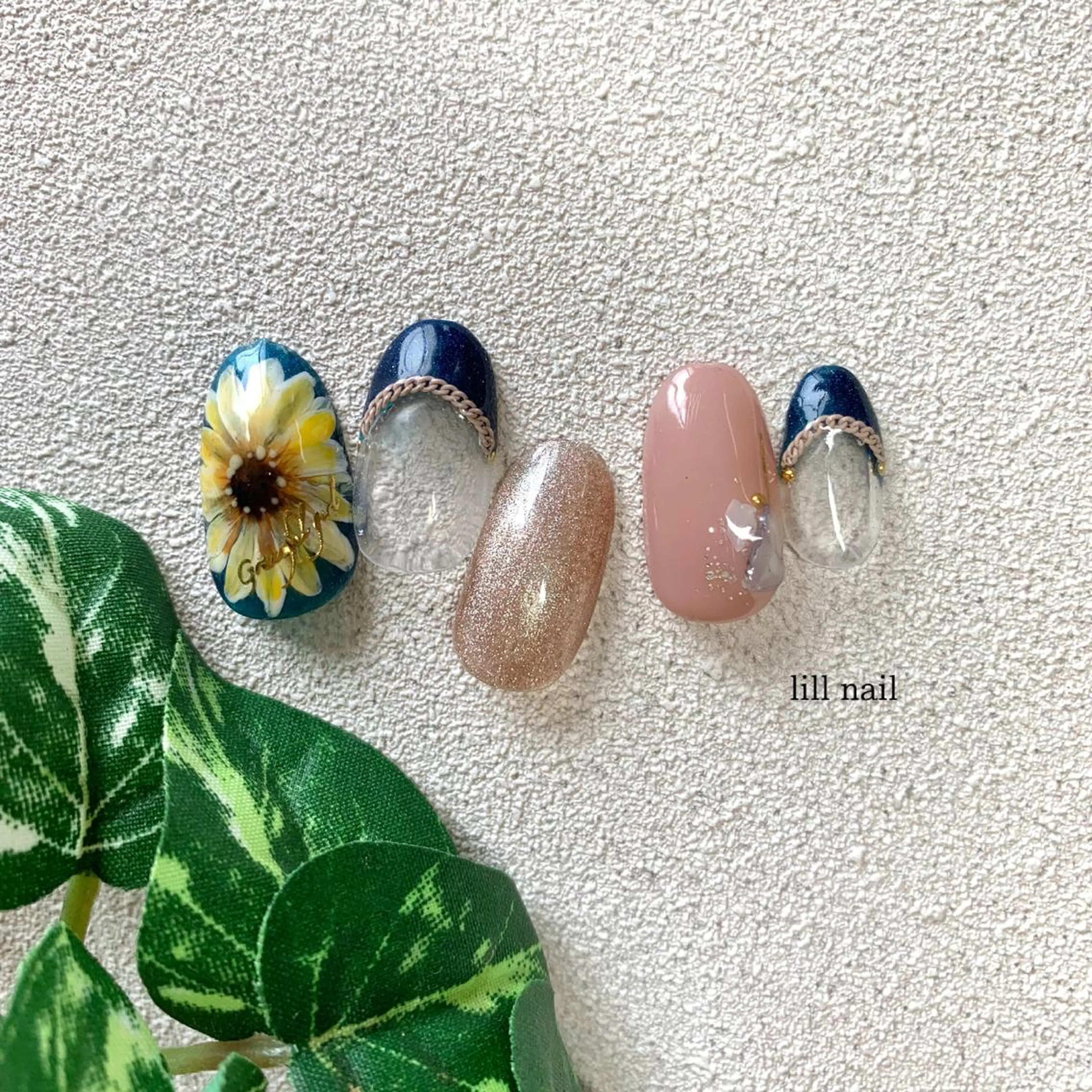 ミディアム pllia beautyのネイルデザイン