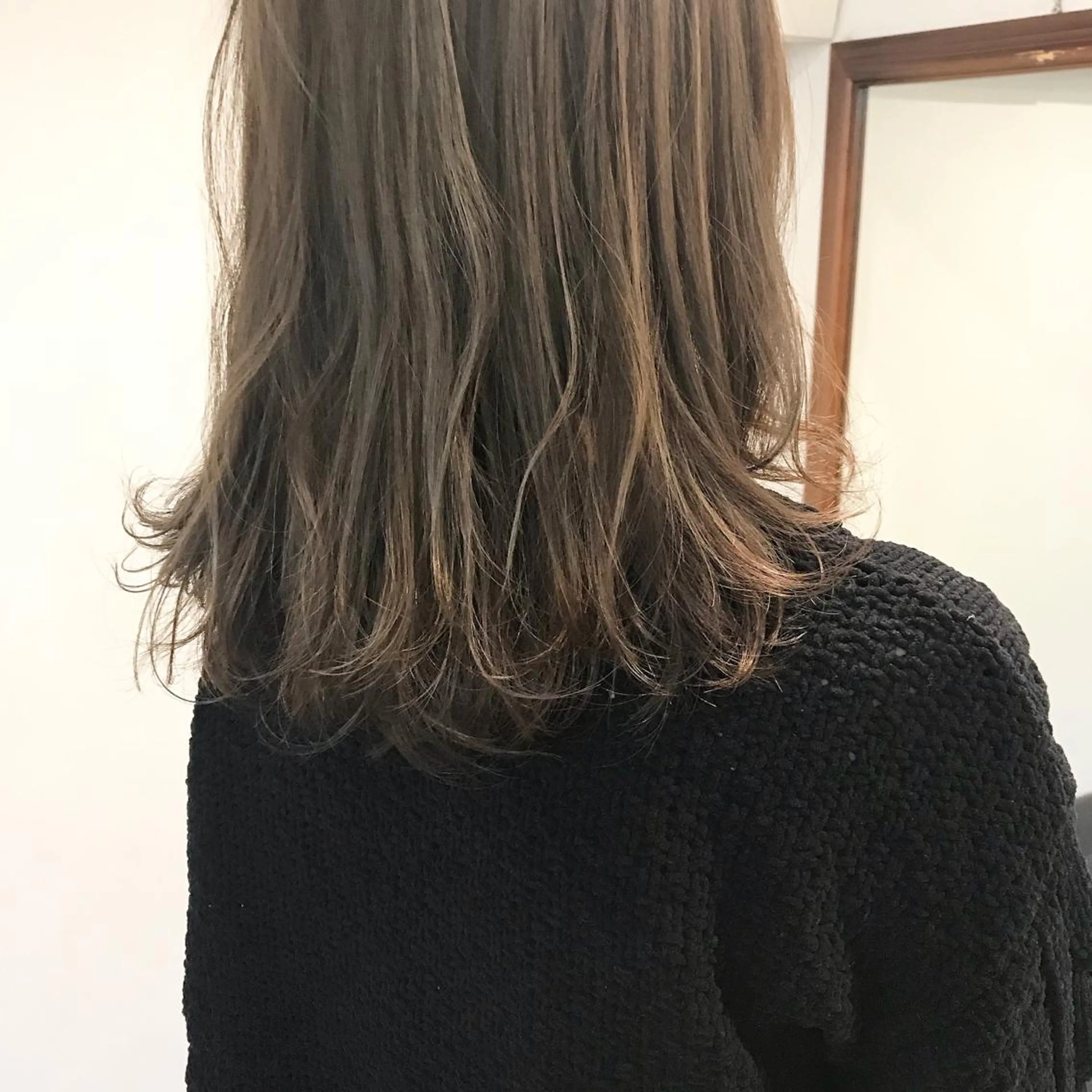 ミディアム カラー グレージュ ハイライトカラー ハイライト Click所属・クニモトハルナ ボブ/柔らかカラーのヘアスタイル