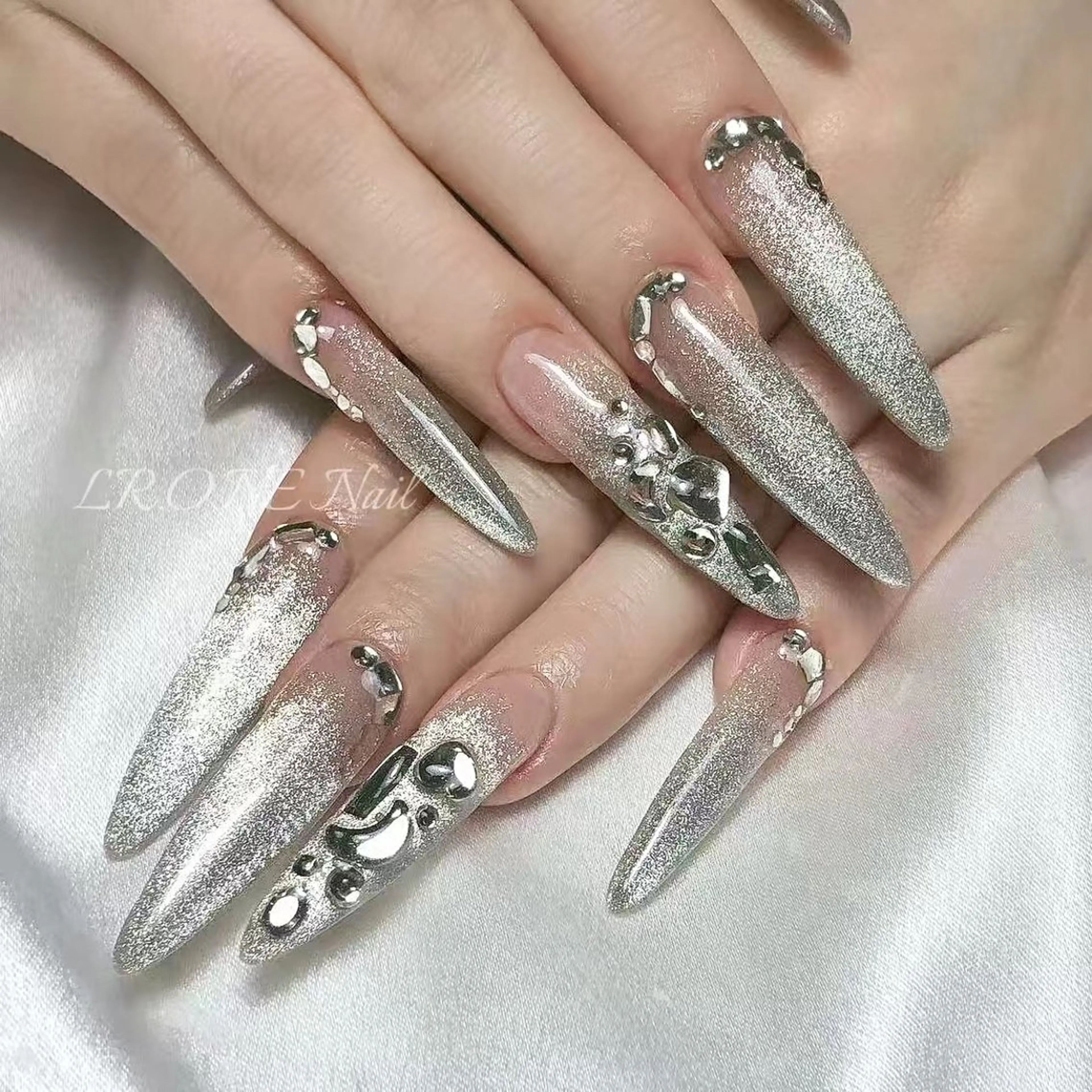 ネイル LR.ONE ヨウのネイルデザイン