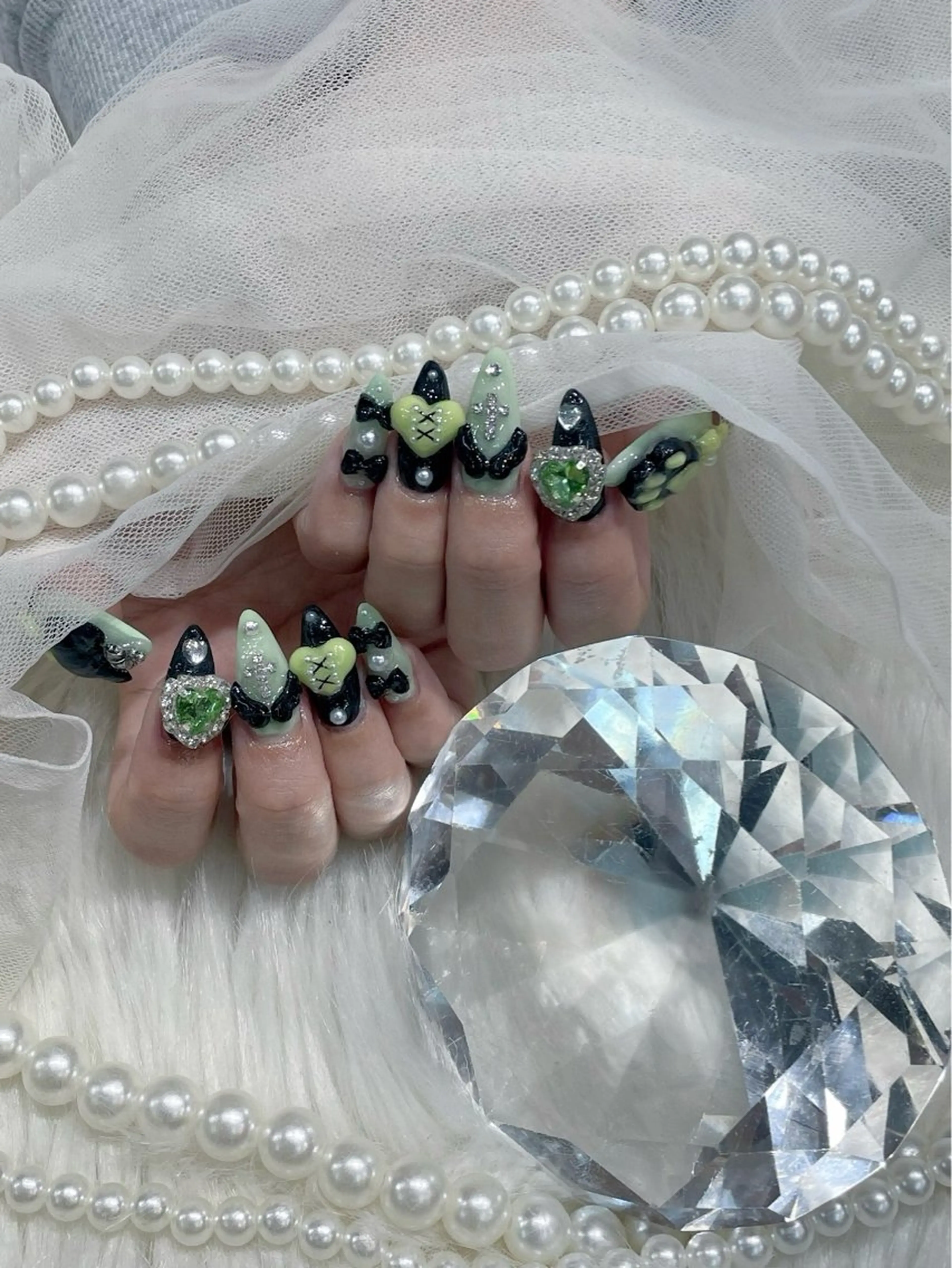 ネイル グリーン ベスティオーラ所属・ベスティオーラ 花香のネイルデザイン