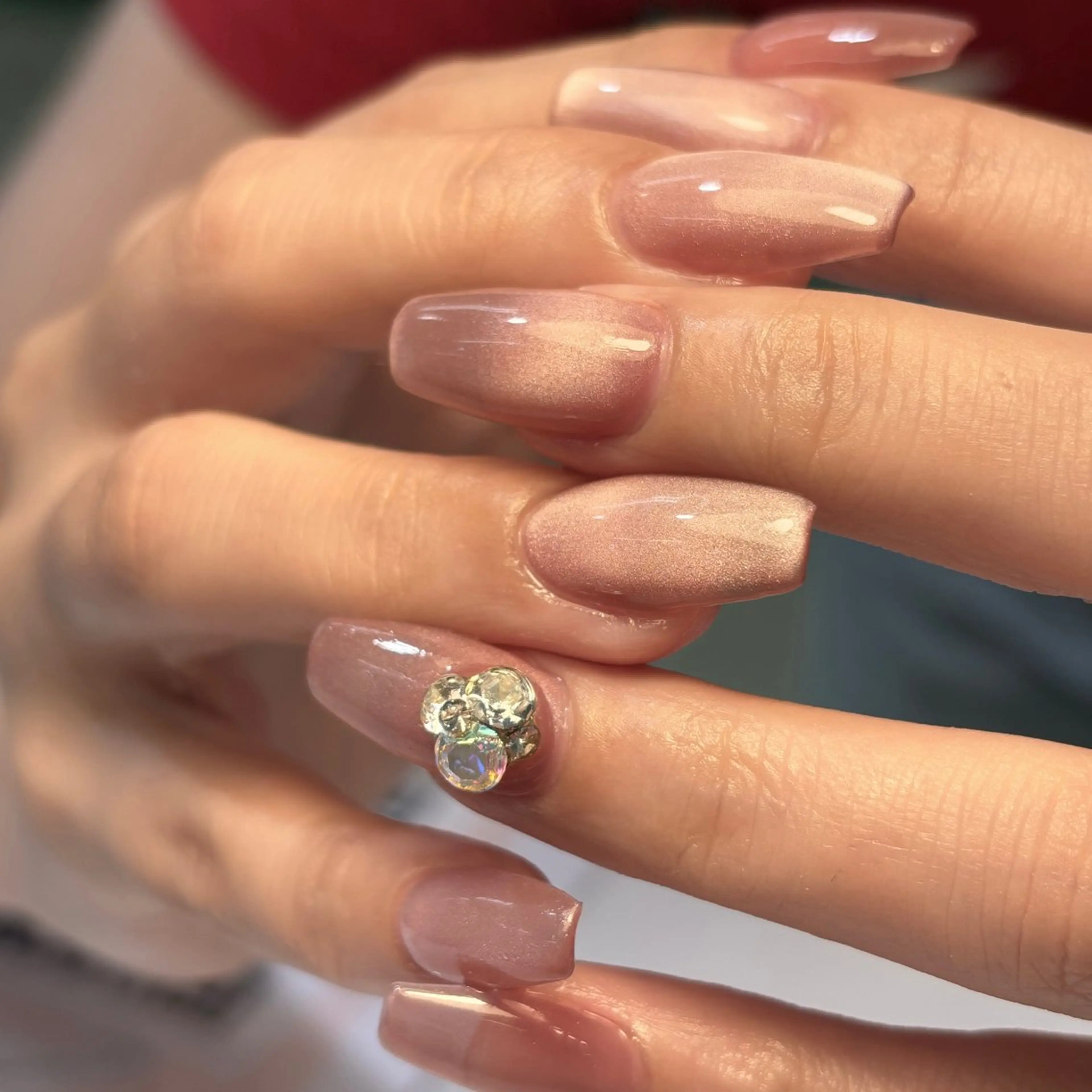 ネイル ネイルサロン カーニバルマニア 明石店所属・宇久 澪のネイルデザイン