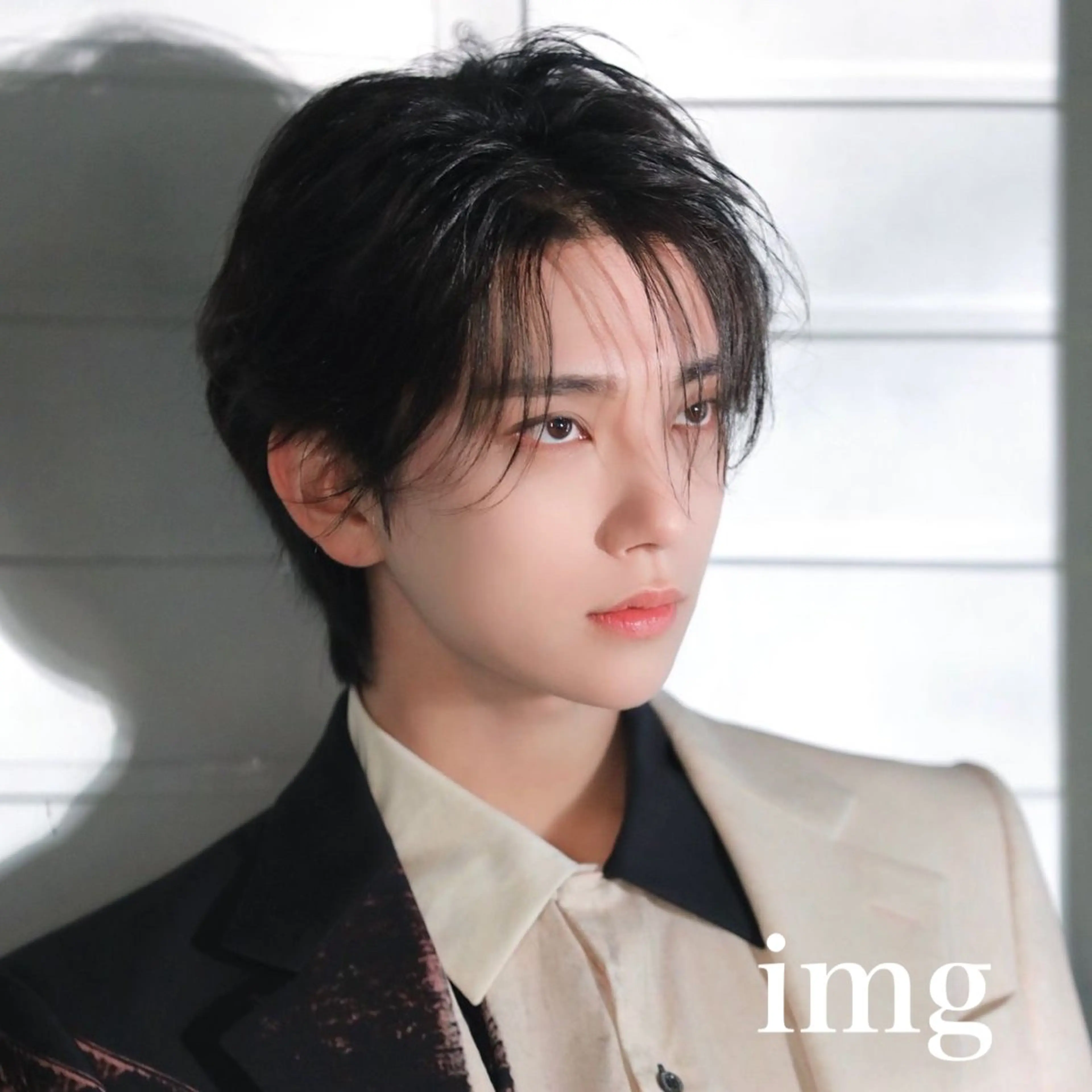 ミディアム パーマ メンズ カット パーマ 岡田大志🇰🇷 中/韓メンズヘアのヘアスタイル