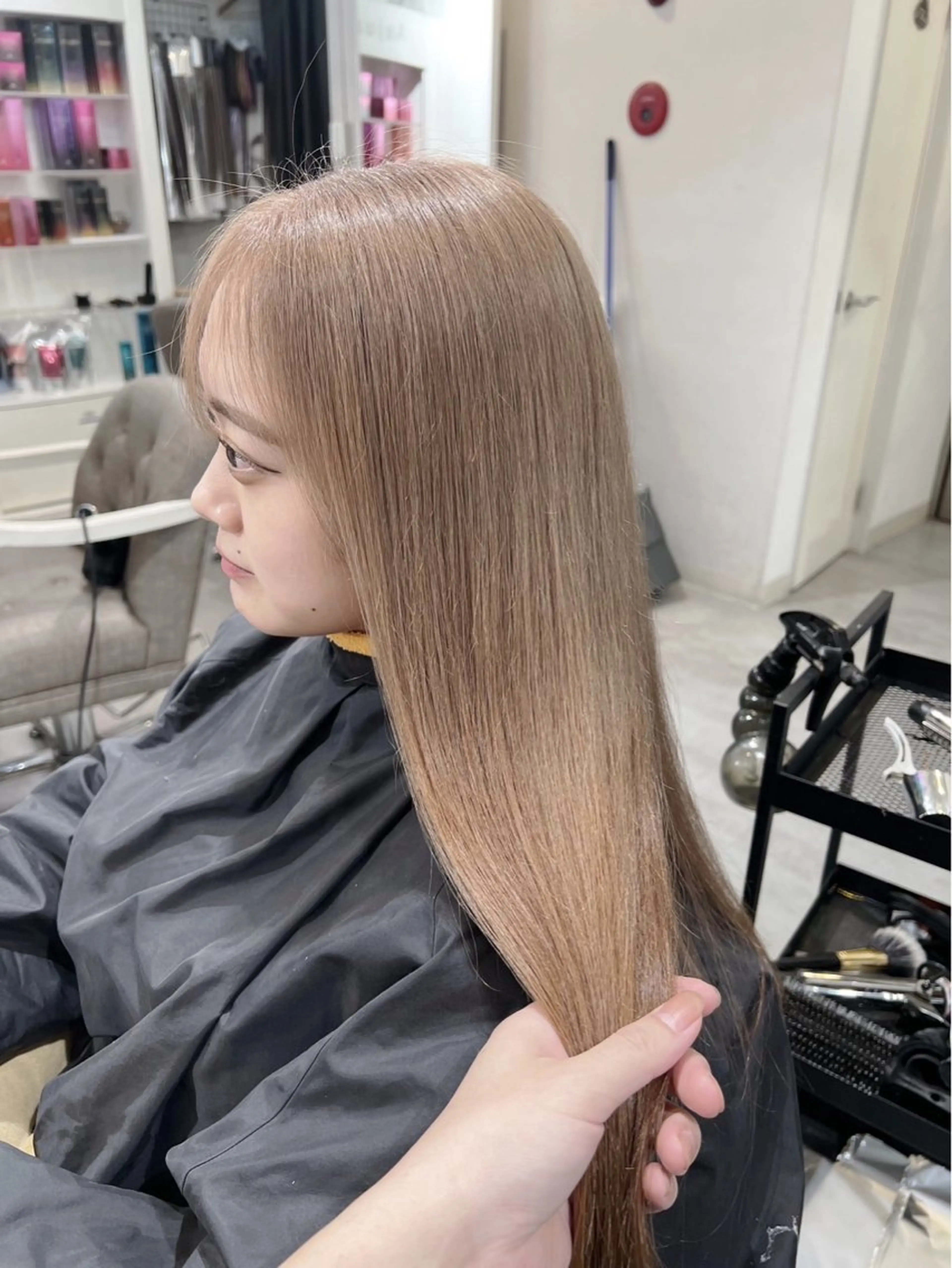 セミロング カラー ベージュカラー ミルクティーベージュ ヘアカラー トリートメント ROBIN所属・指名数No.1 /NAOYAのヘアスタイル
