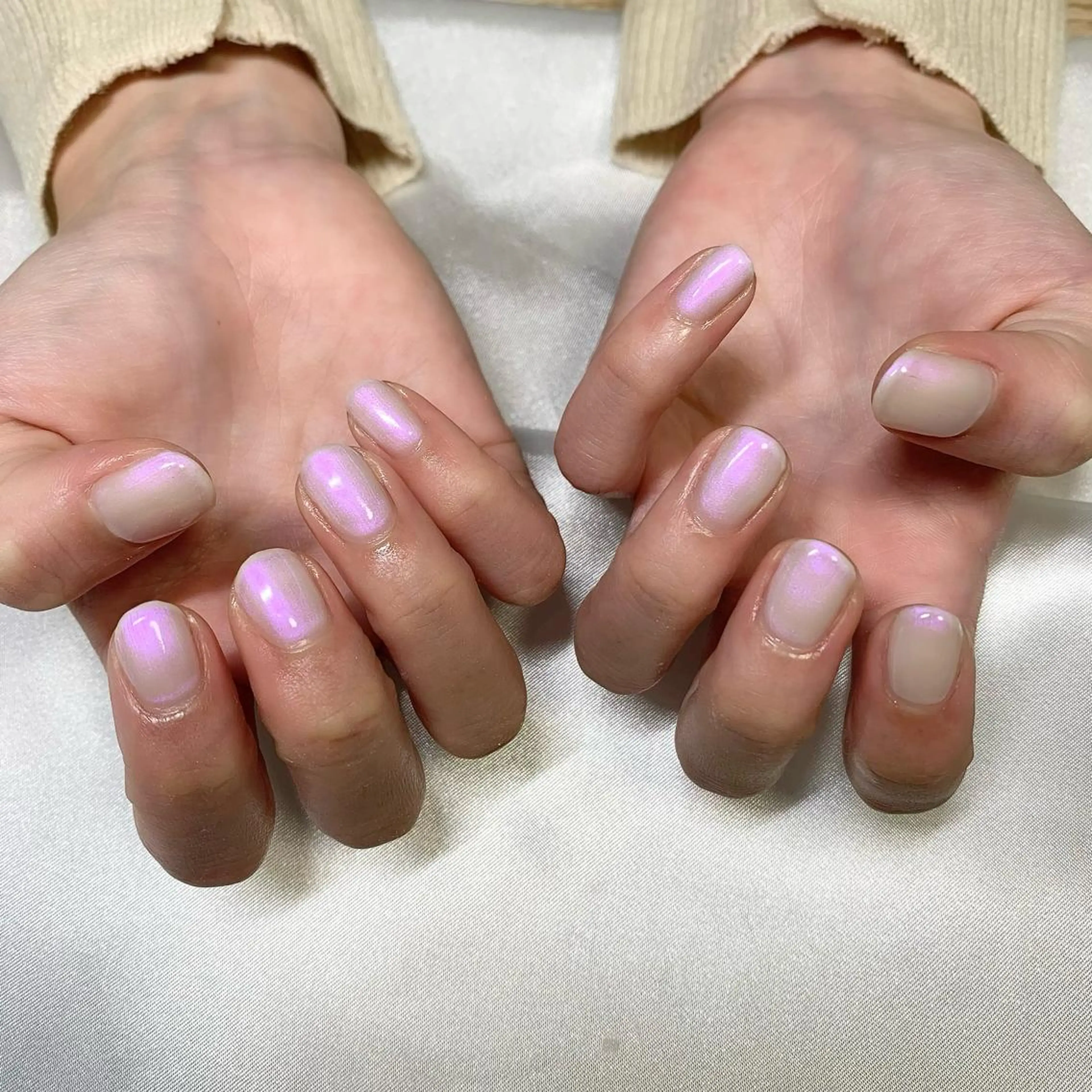 ネイル オーロラネイル ワンカラーネイル ハンドネイル Lucid Fleur Amiのネイルデザイン