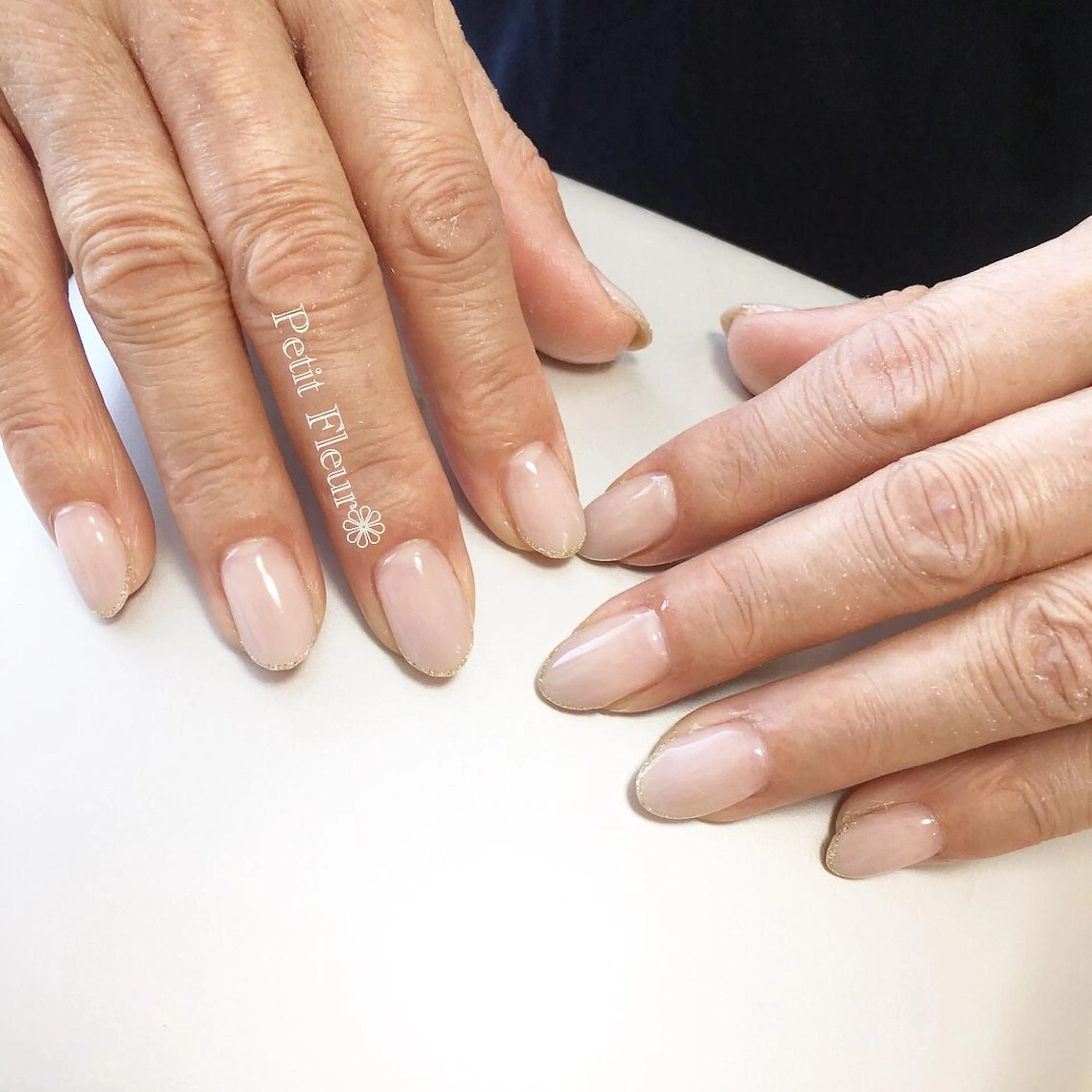 ネイル グラデーション ラメ(グリッター) Petit Fleur所属・青柳 亜梨奈のマツエク・マツパデザイン