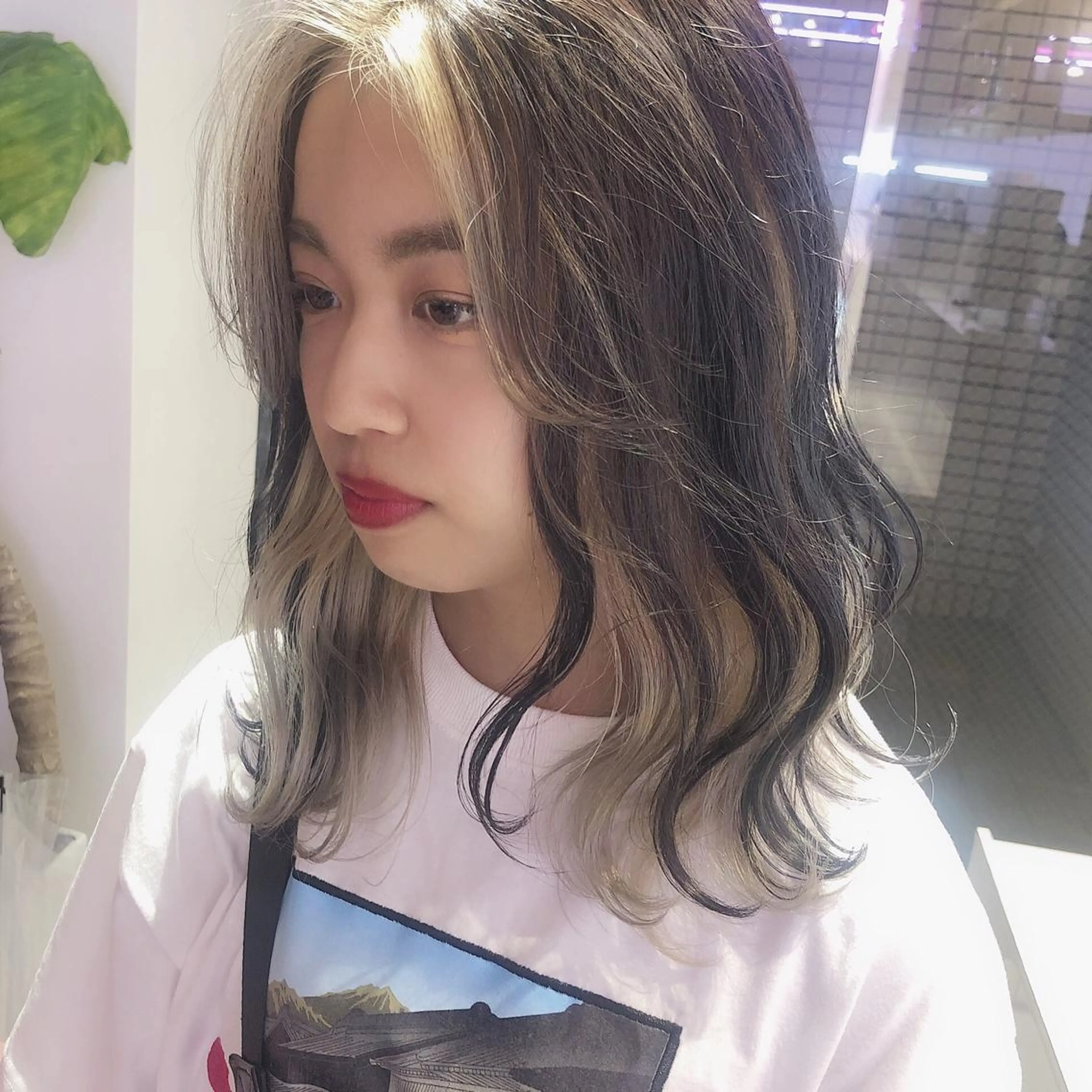 ミディアム カラー ベージュカラー ブリーチ ホワイトベージュ ヘアカラー トリートメント 透明感カラー× レイヤーカット✨高梨のヘアスタイル