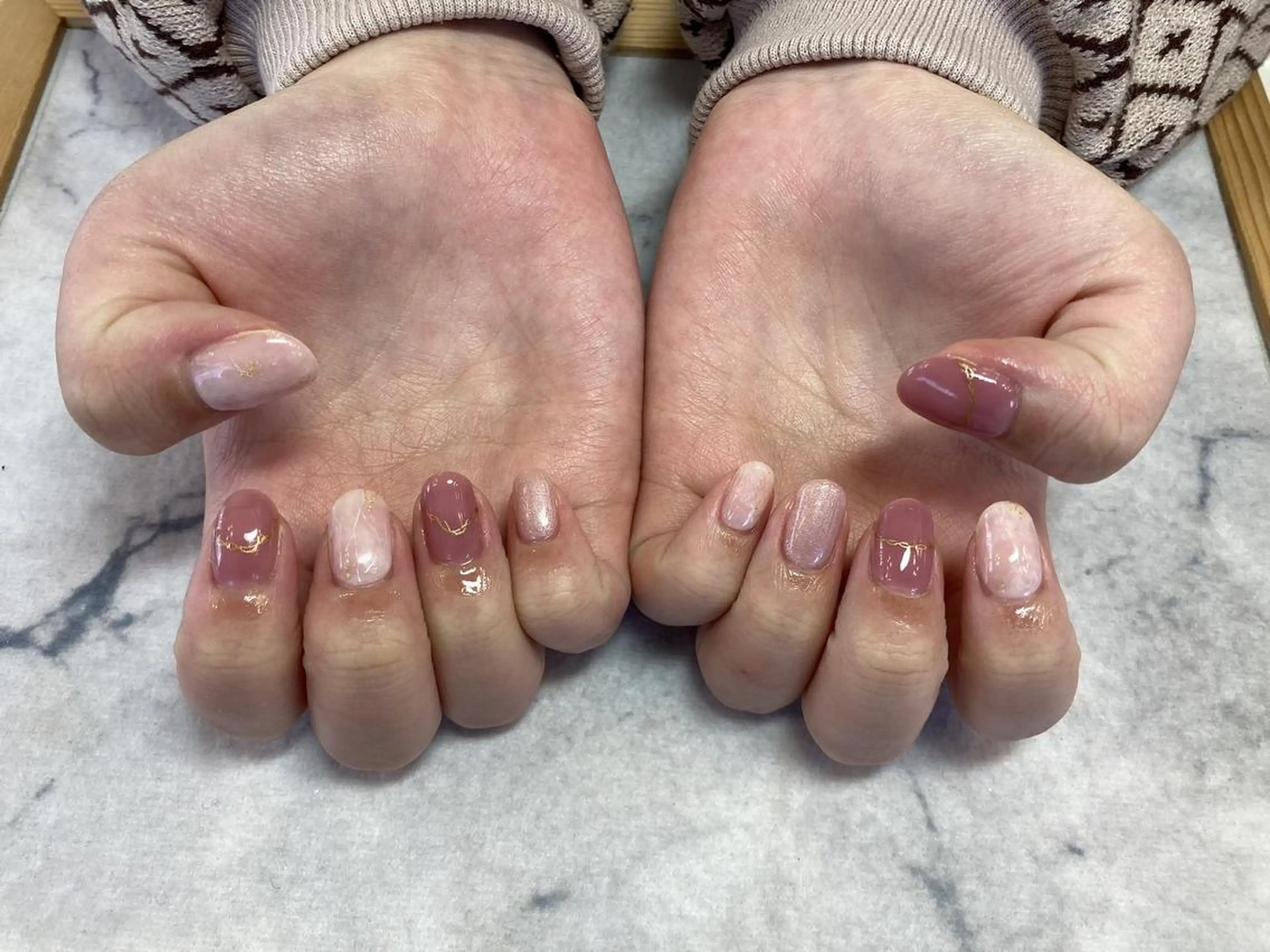 ネイル ネイルリボン 受付スタッフのネイルデザイン