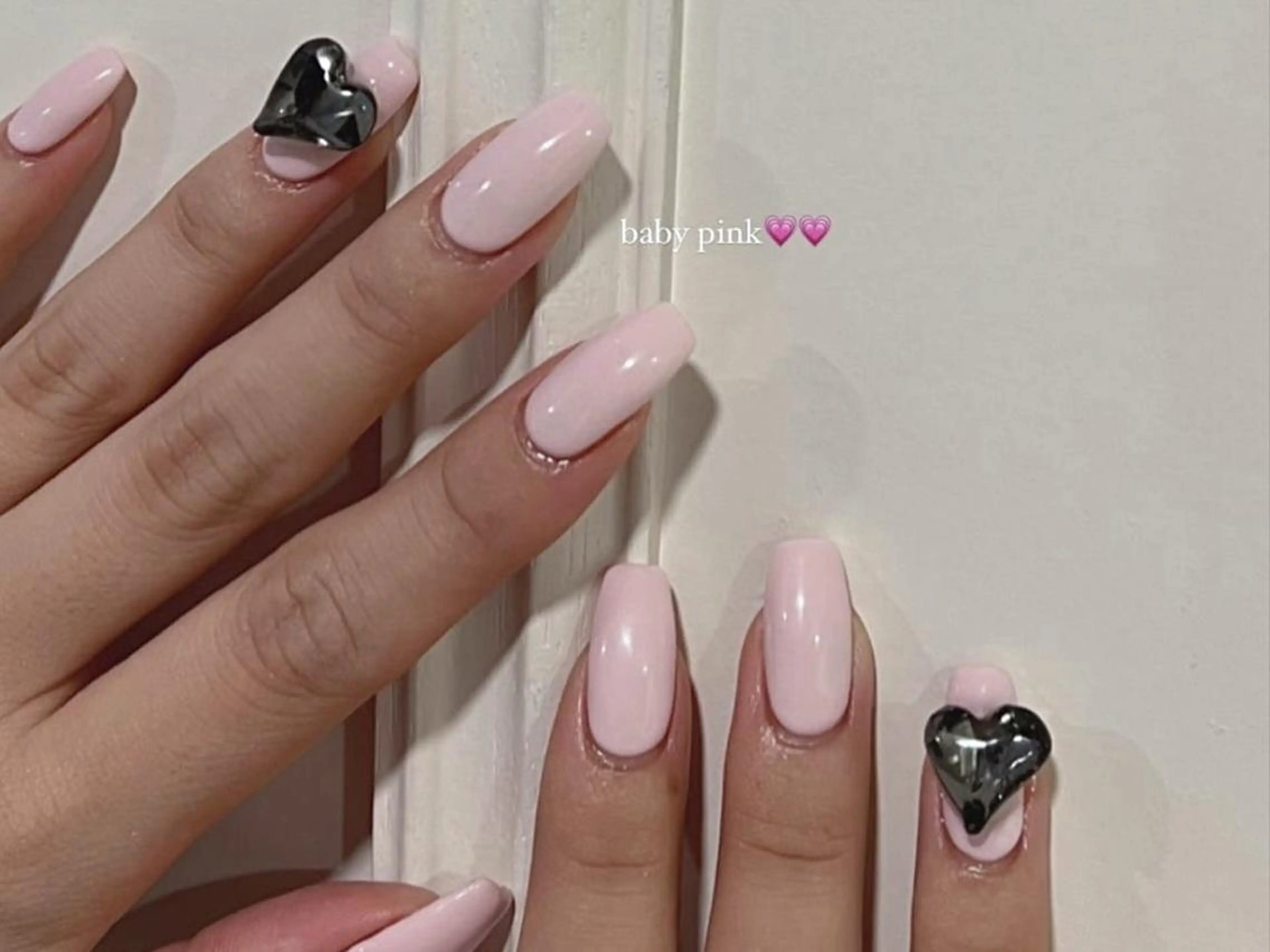 ネイル ハンドネイル ki🍒🍒 ki ツルツルネイルのネイルデザイン