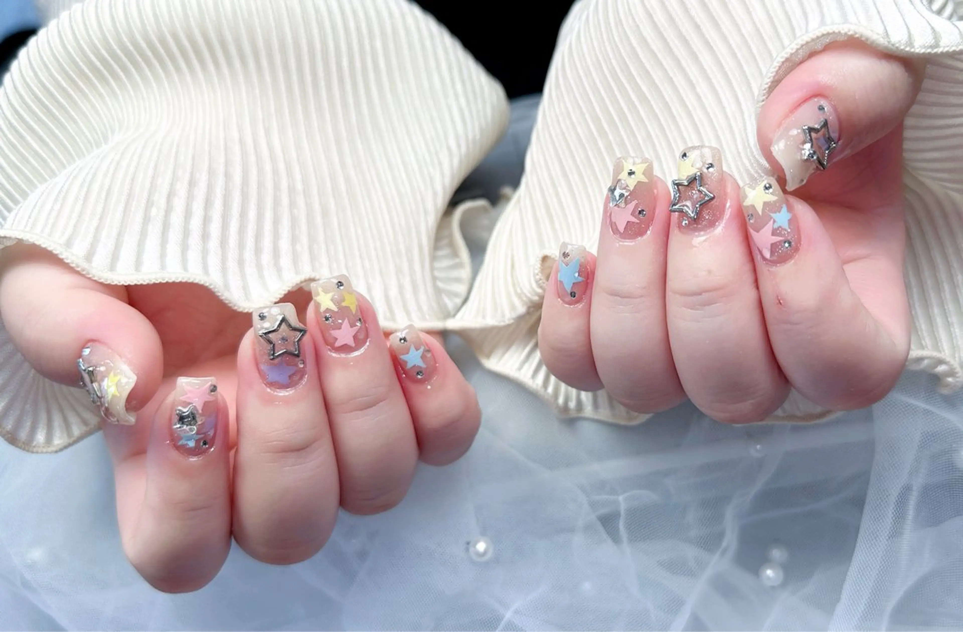 ネイル キラキラネイル マグネットネイル ぷっくりネイル 春ネイル ワンホンネイル ハンドネイル Candy Nailのネイルデザイン