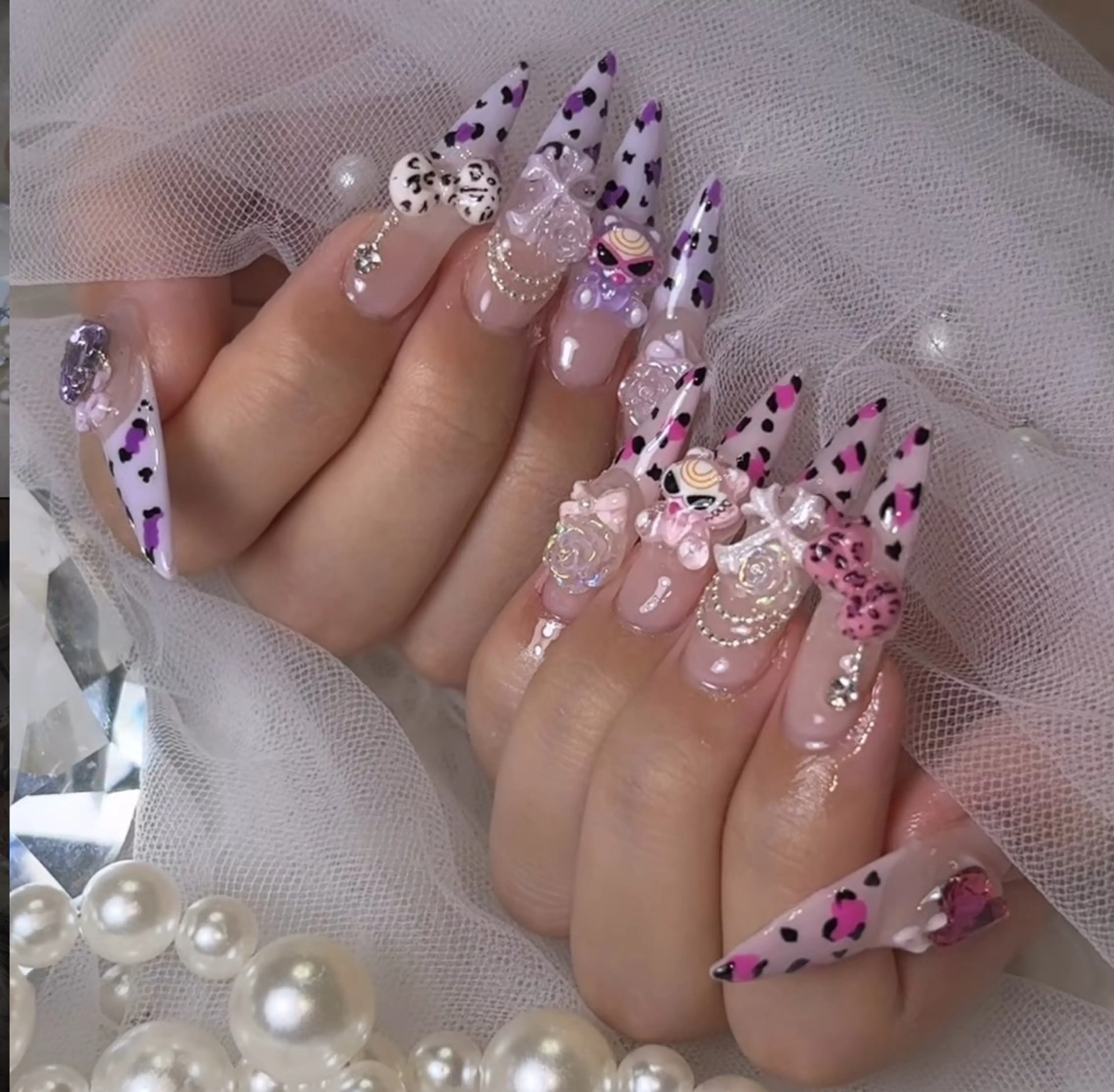 ネイル オーロラネイル フレンチネイル ジェルネイル ハロウィン キラキラネイル ハンドネイル H.baby Nail Salonのネイルデザイン