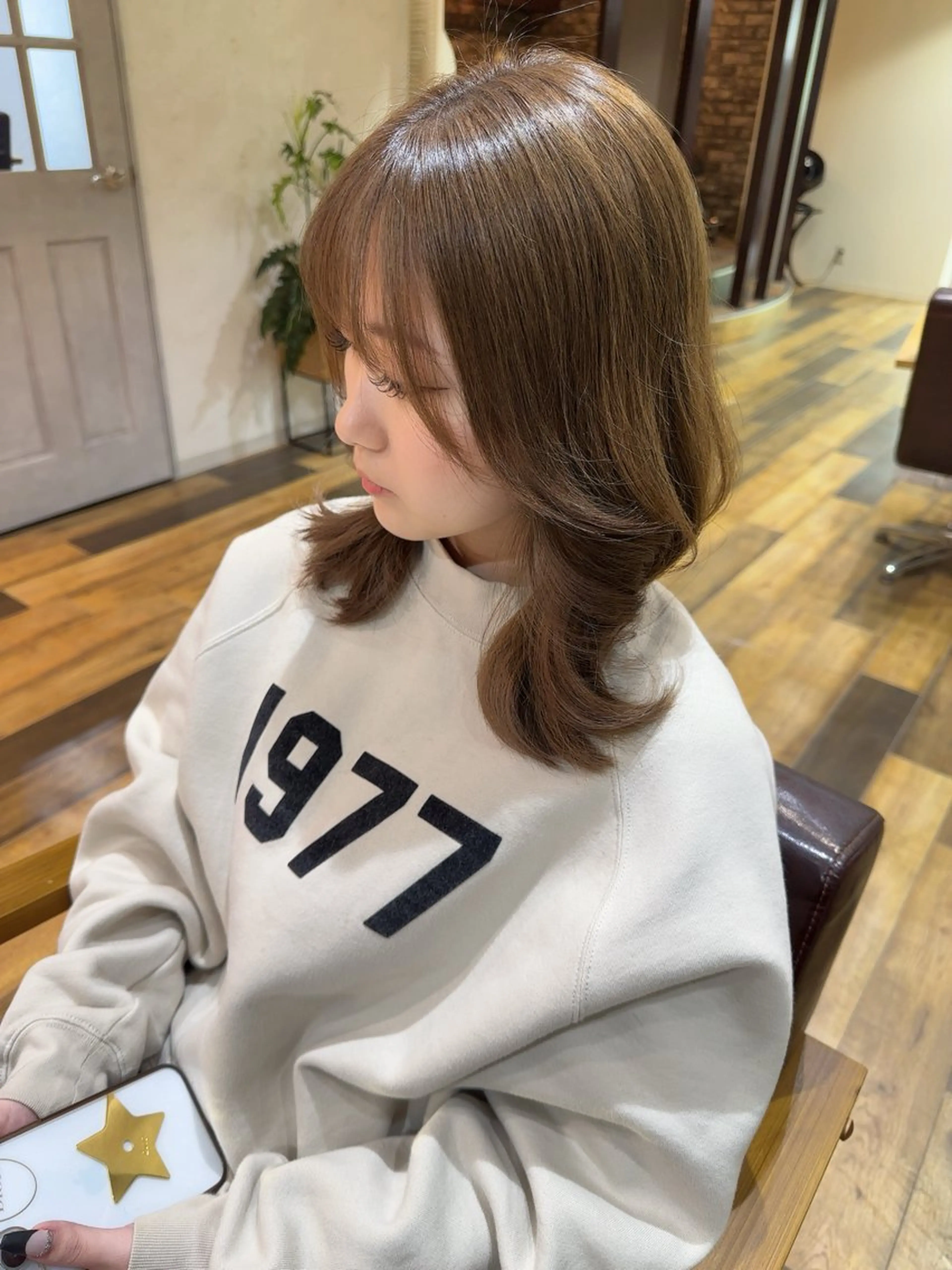 ミディアム カラー 顔まわりレイヤー 顔周りカット 韓国風ヘア レイヤーカット vifkrone所属・心斎橋ダブルカラー ⭐️カラー　タカヤマのヘアスタイル