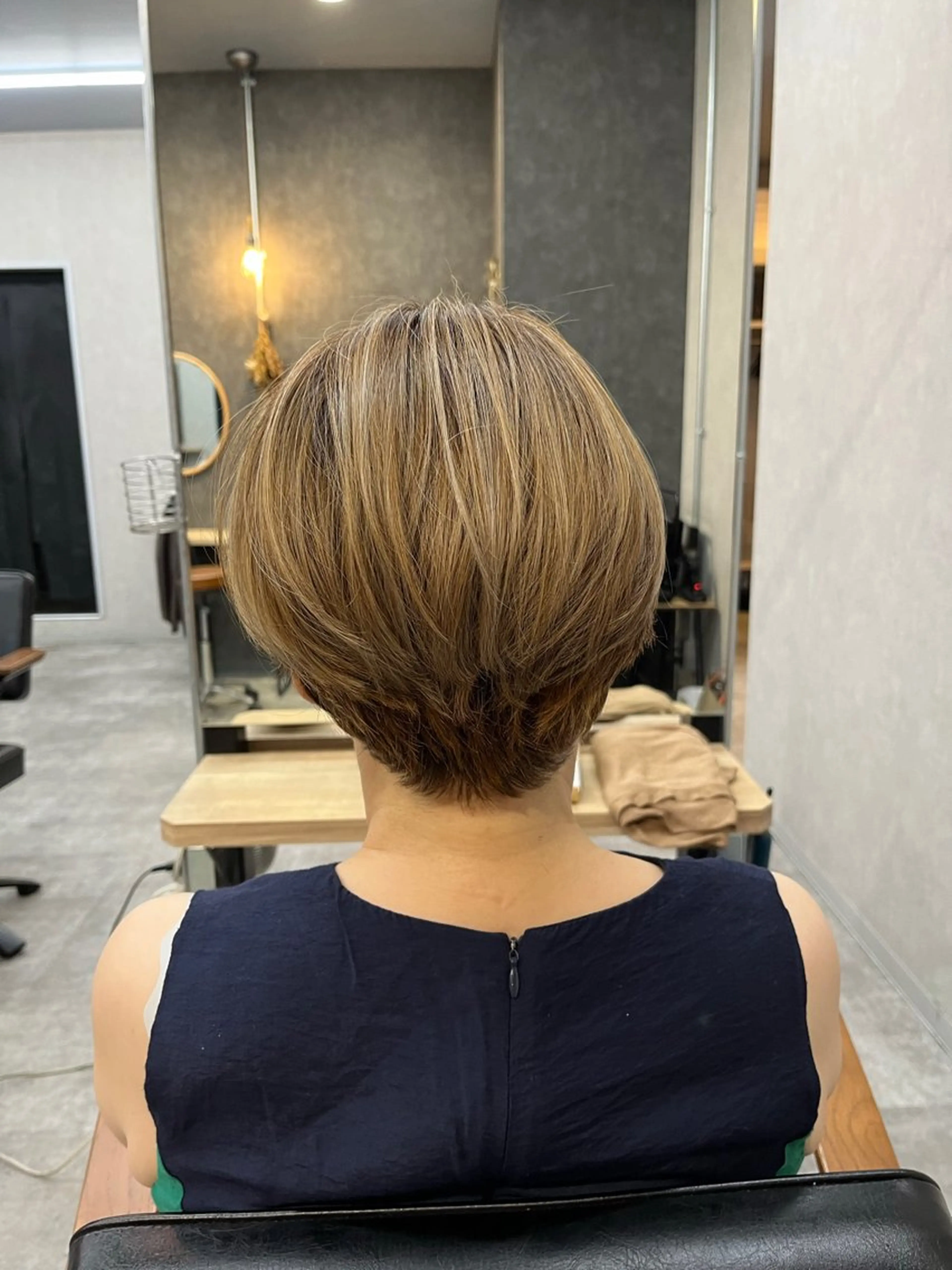 ショート カラー ハイライトカラー ハイライト 似合わせカット Lamie所属・大人女子&髪改善専門 Nobuフリーランスのヘアスタイル