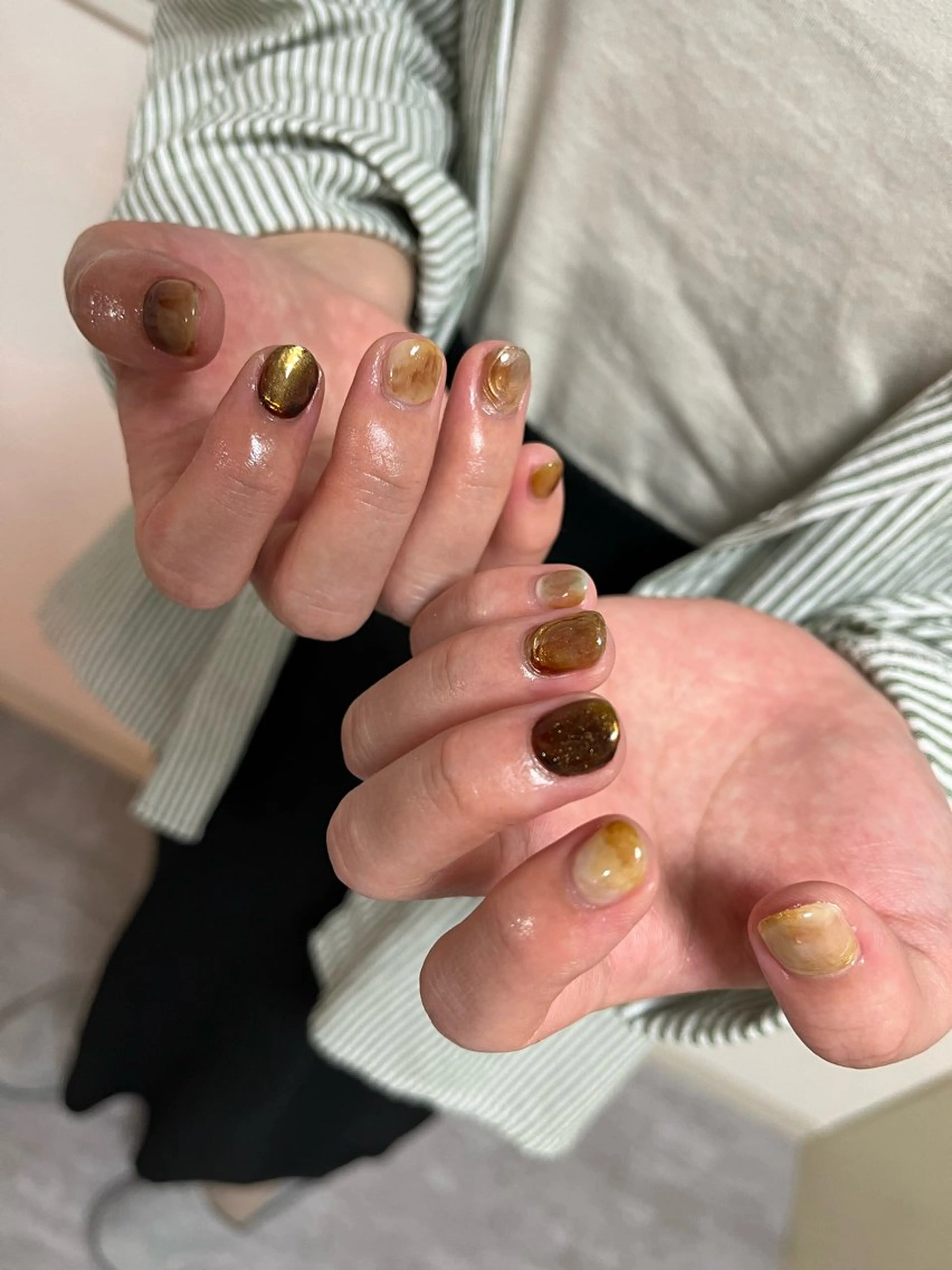 ネイル une／YUKINA 🫧大人nuanceのネイルデザイン