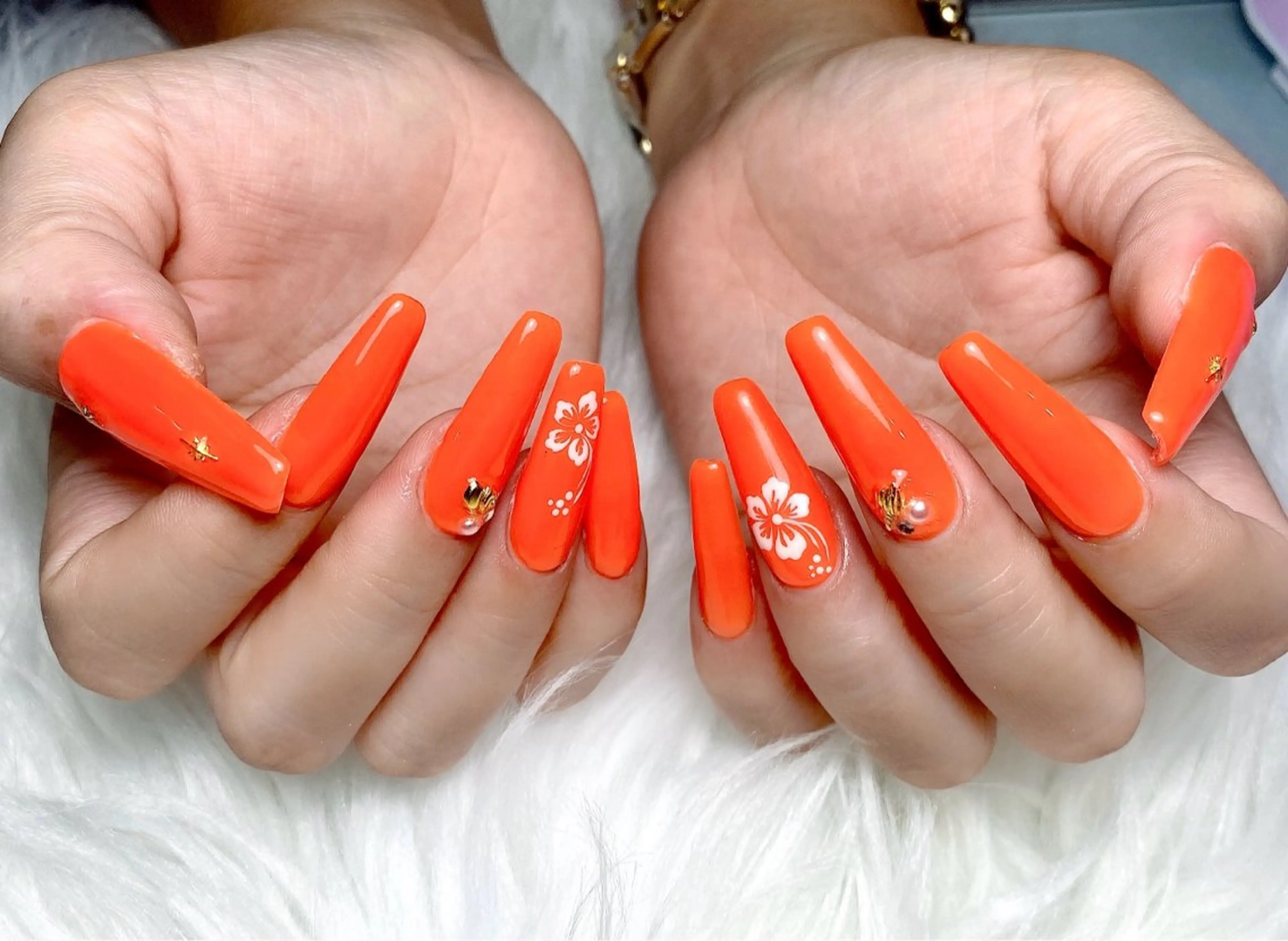 ネイル ハンドネイル ハンドケア Hi Beauty 渋谷(ネイル、ハイパーナイフ6、脂肪れいきゃく、マッサージ＆エステサロン)所属・Hi beauty 渋谷のネイルデザイン