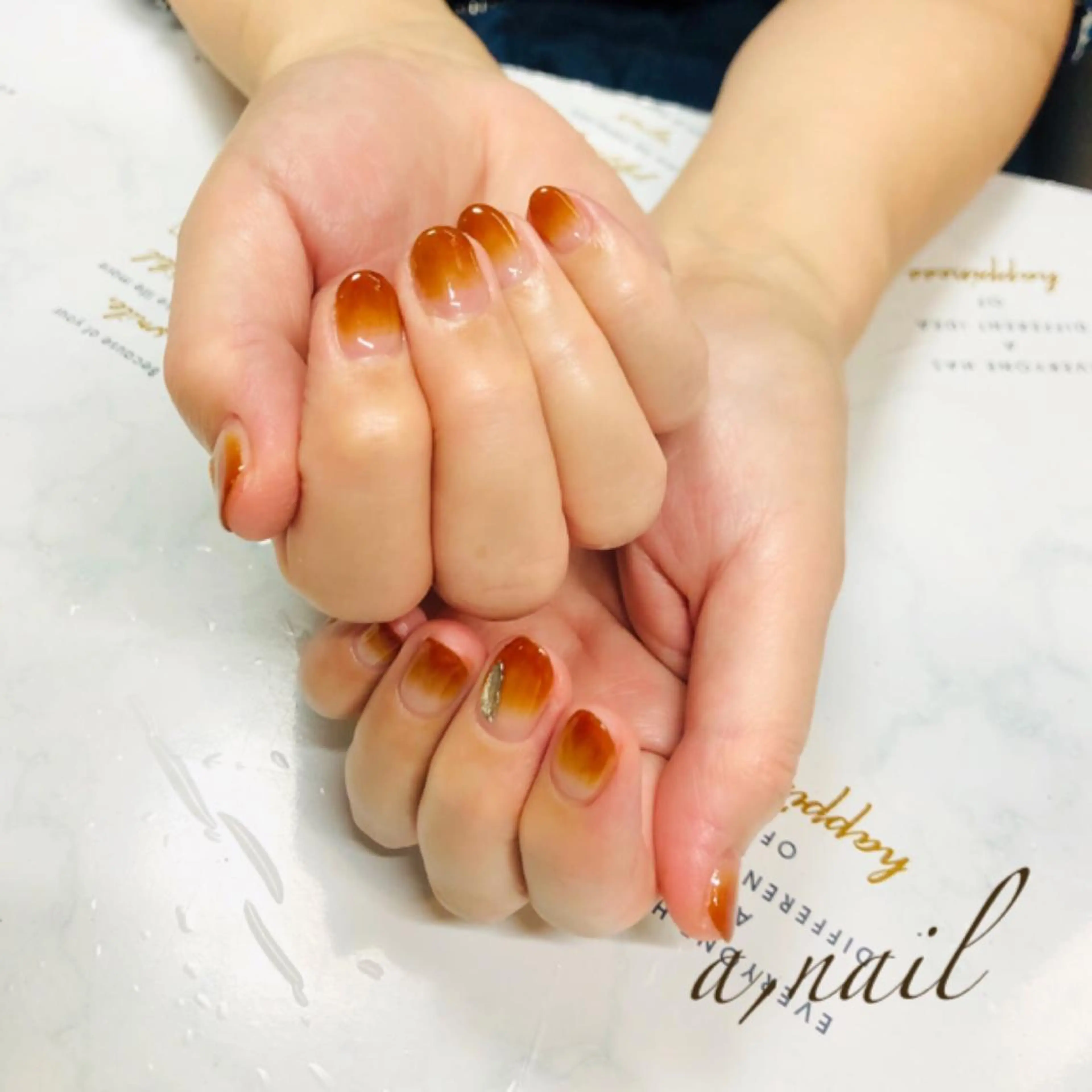 ネイル フットネイル ジェルネイル グラデーション ラメ(グリッター) ラメグラデーション ハンドネイル ネイルサロン エーネイルのネイルデザイン