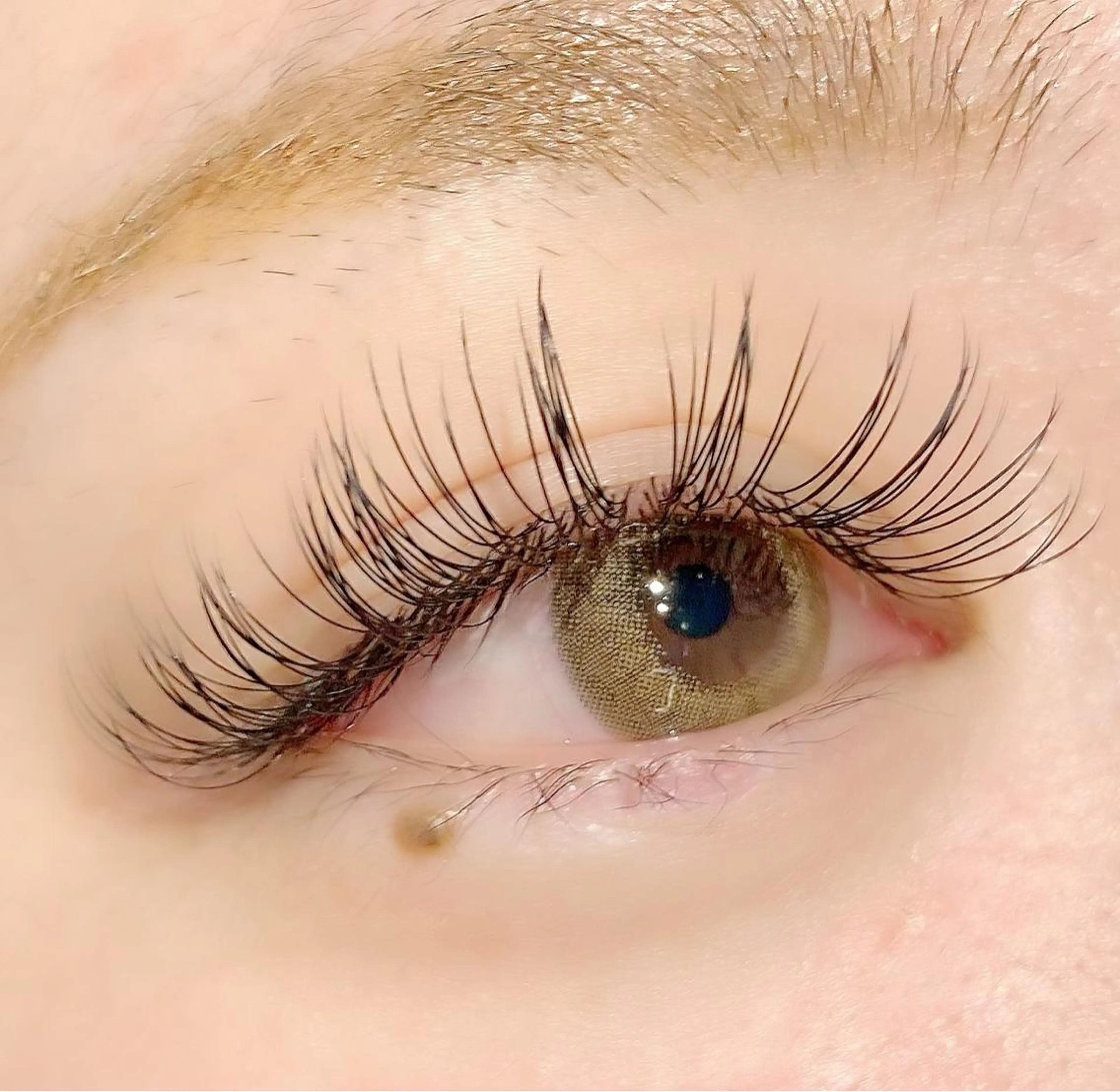 マツエク・マツパ Cカール アイデザイナー Key（ケイ）の眉毛・アイブロウイメージ