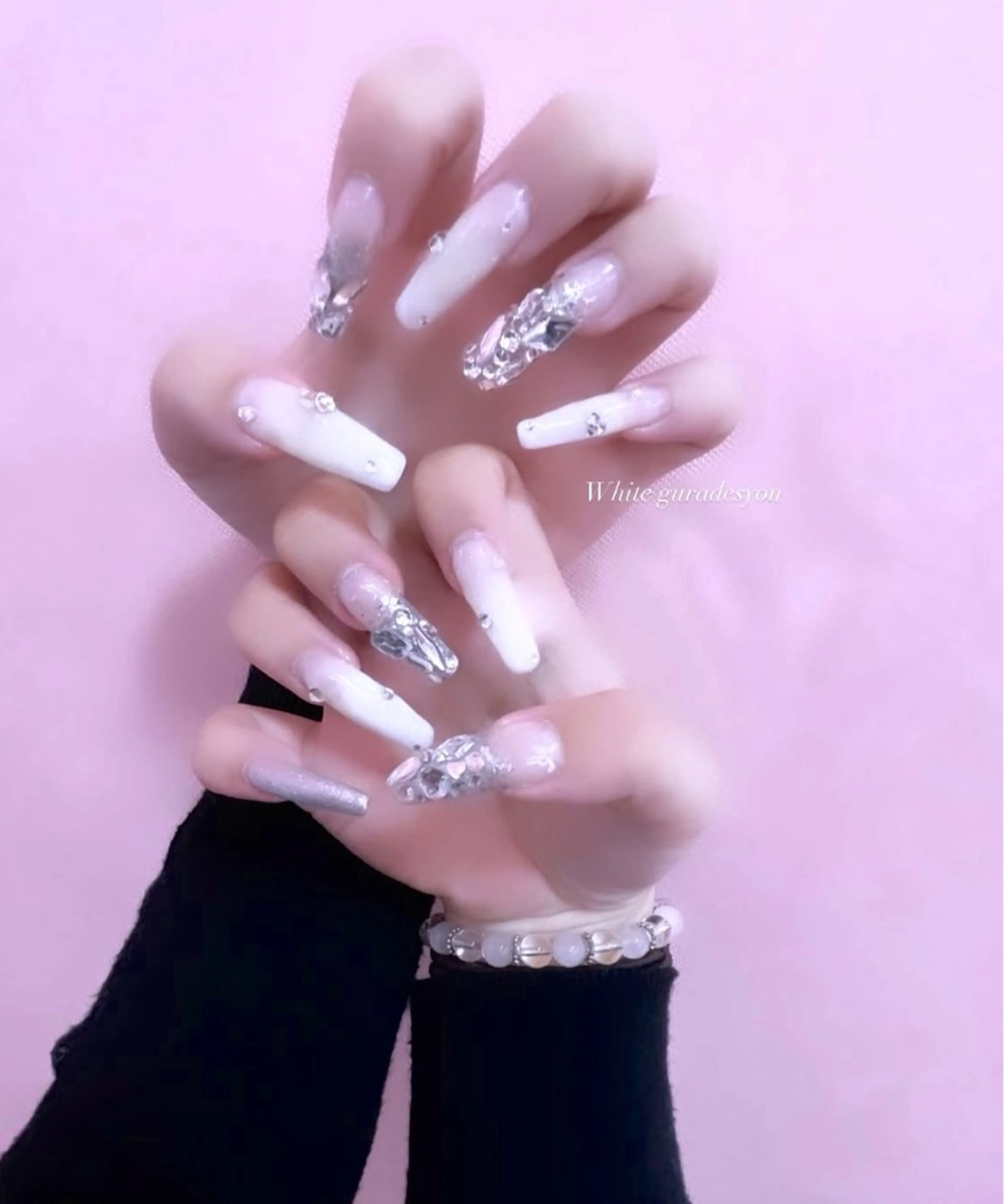 ネイル private salon le'a所属・le'a スタッフのネイルデザイン